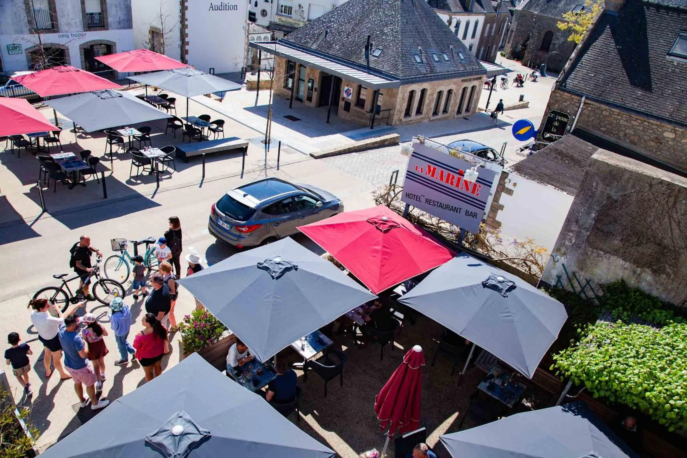 Restaurant/places to eat in La Marine