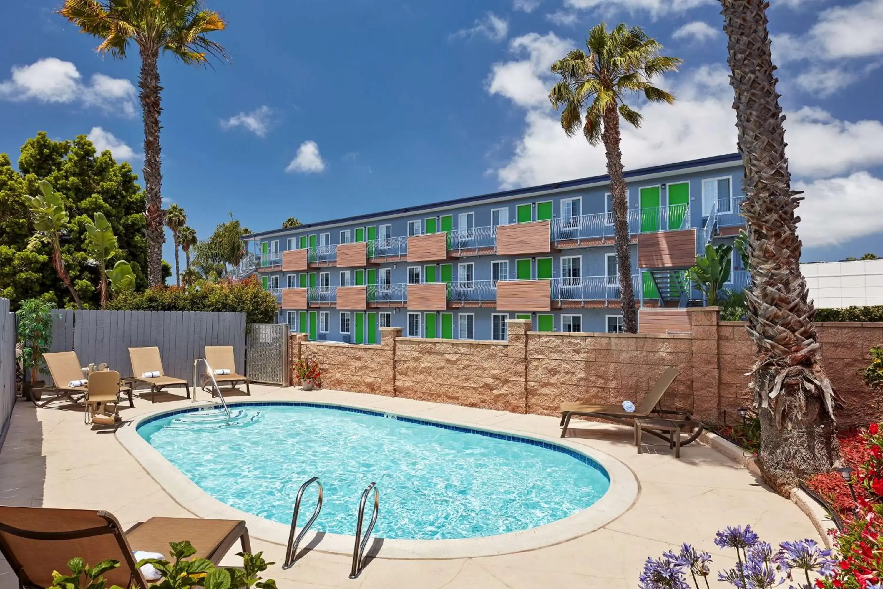 Pool view, Property Building in SureStay Hotel by Best Western San Diego Pacific Beach