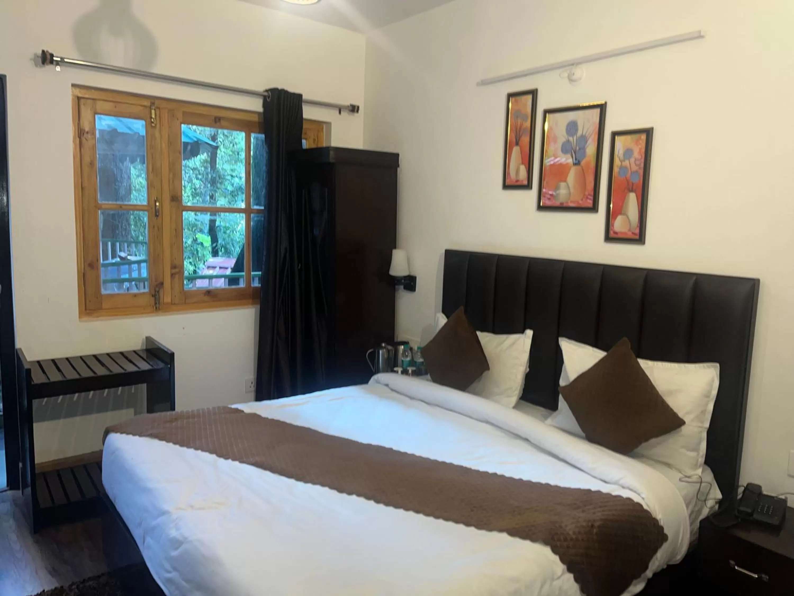 Bed in Cedar Woods Resort