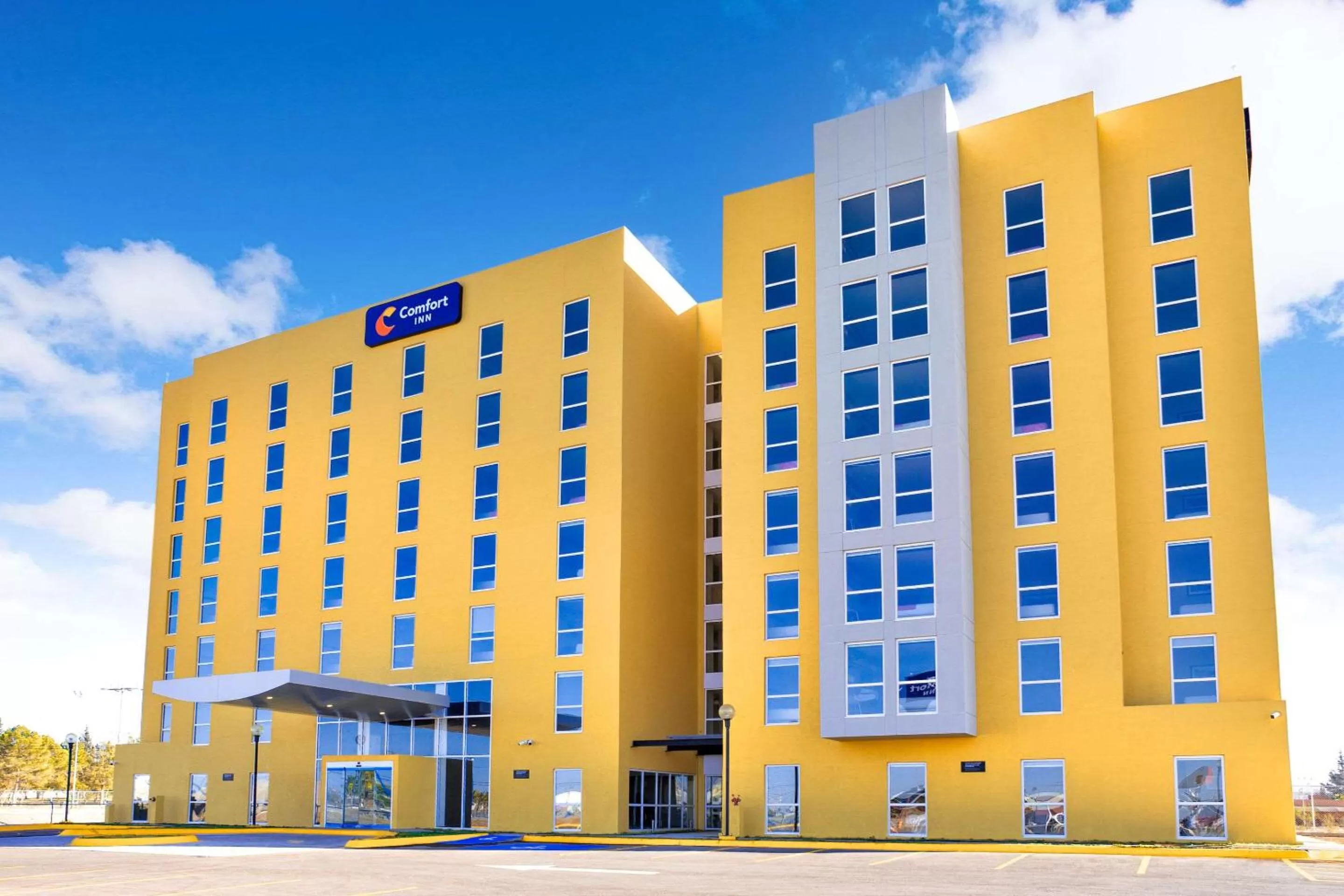 Property building in Comfort Inn Delicias