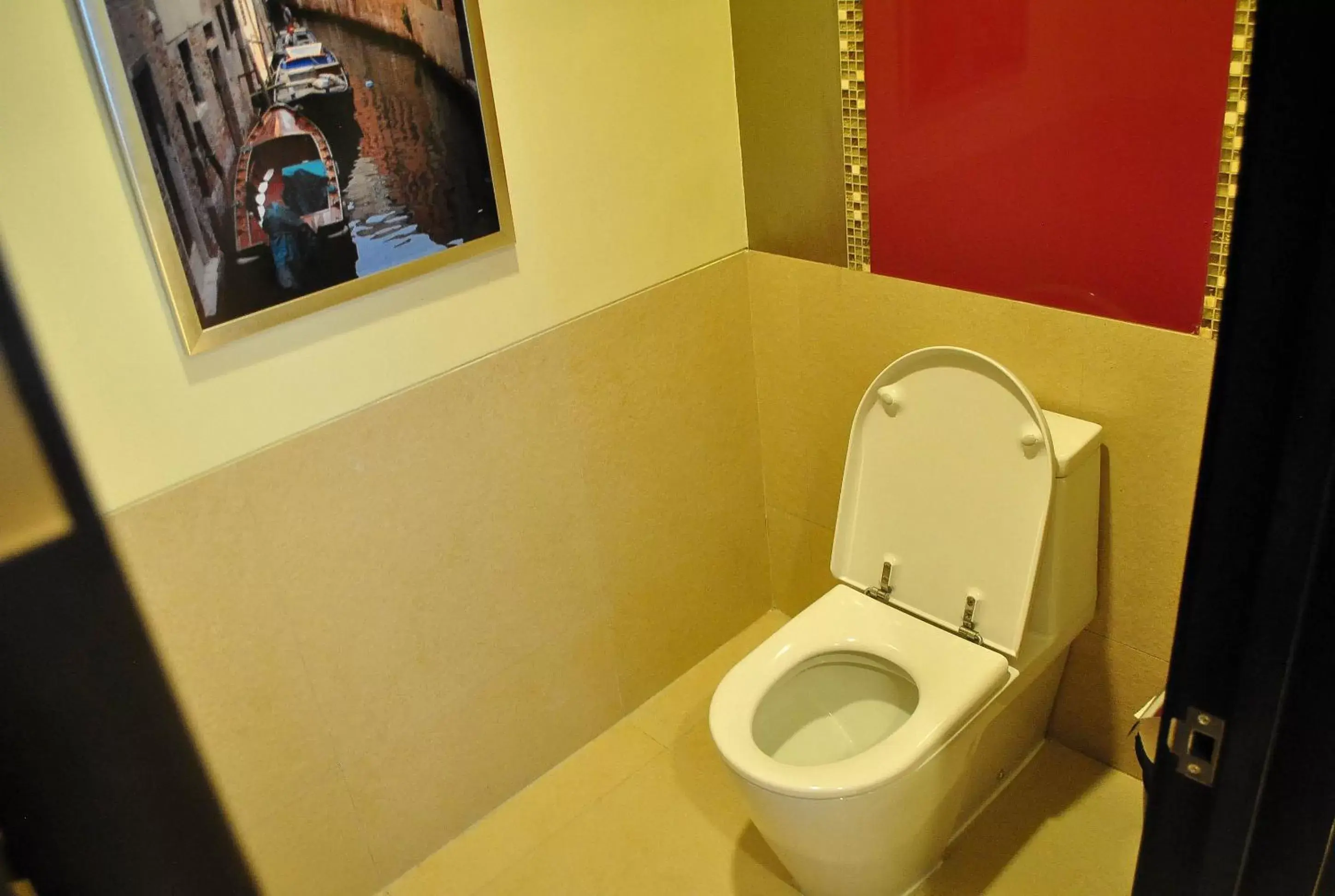 Toilet, Bathroom in Hotel Elizabeth Cebu