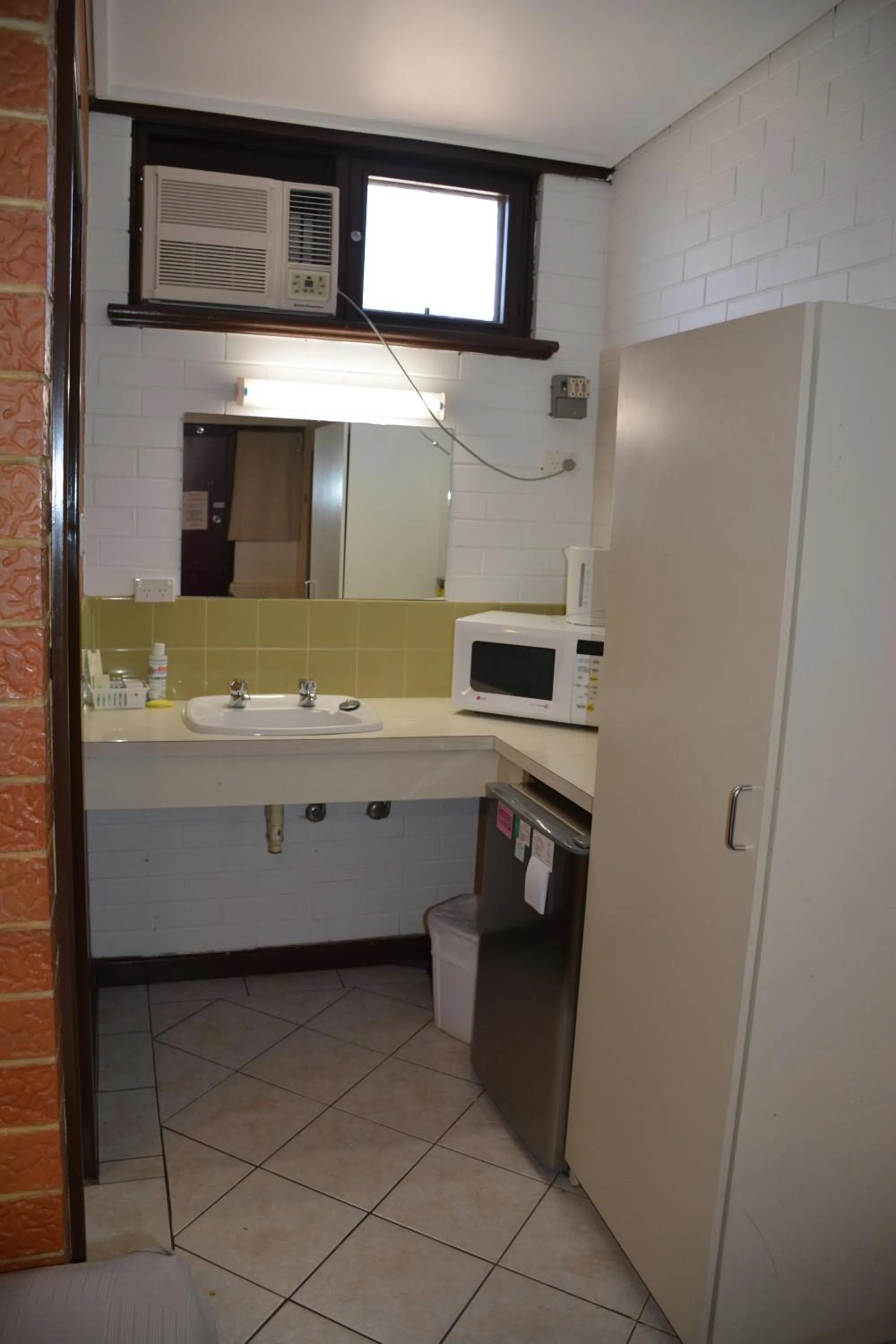 Kitchen or kitchenette in Angaston Vineyards Motel