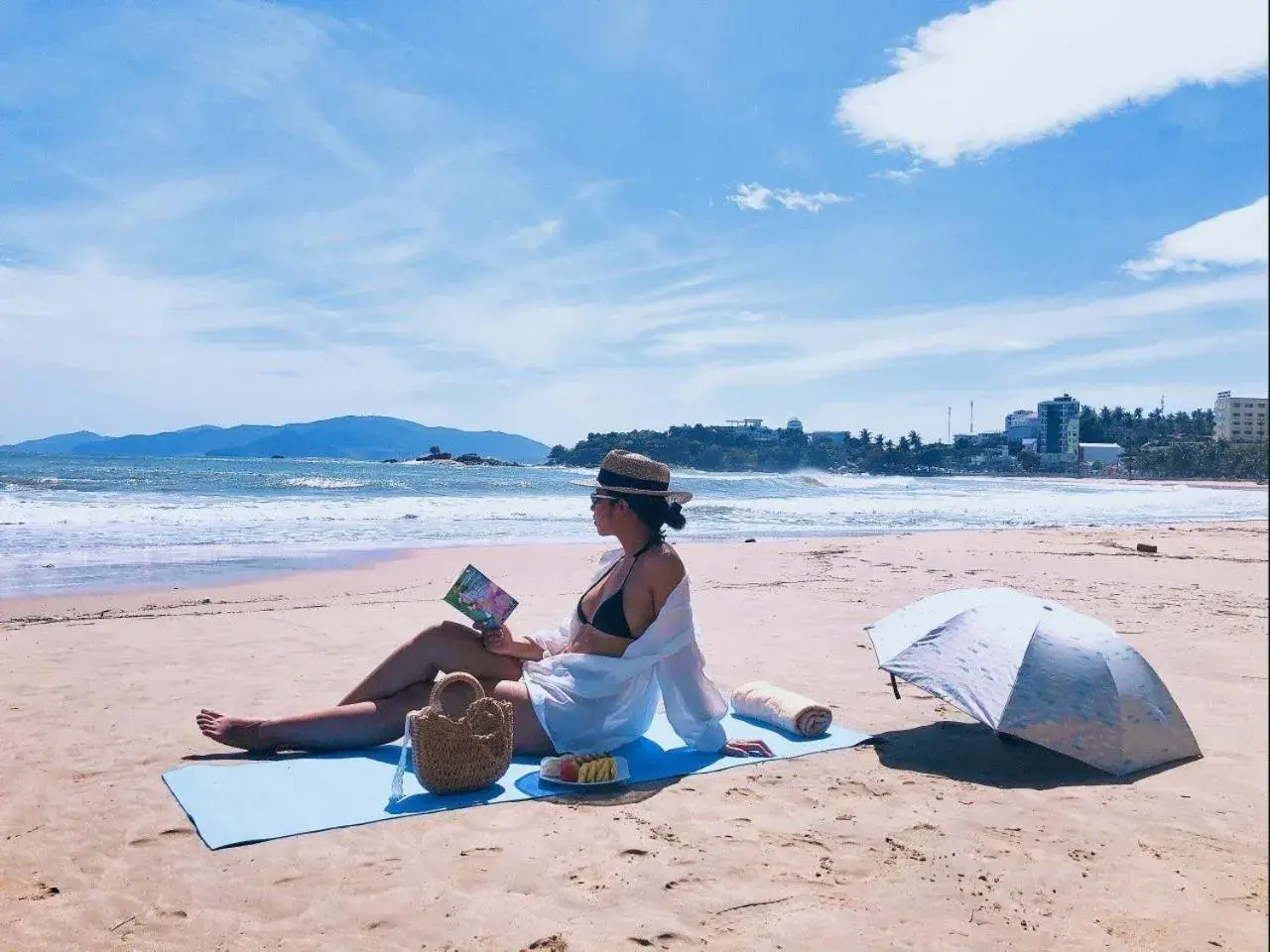 Swimming pool, Beach in Seasing Boutique Hotel