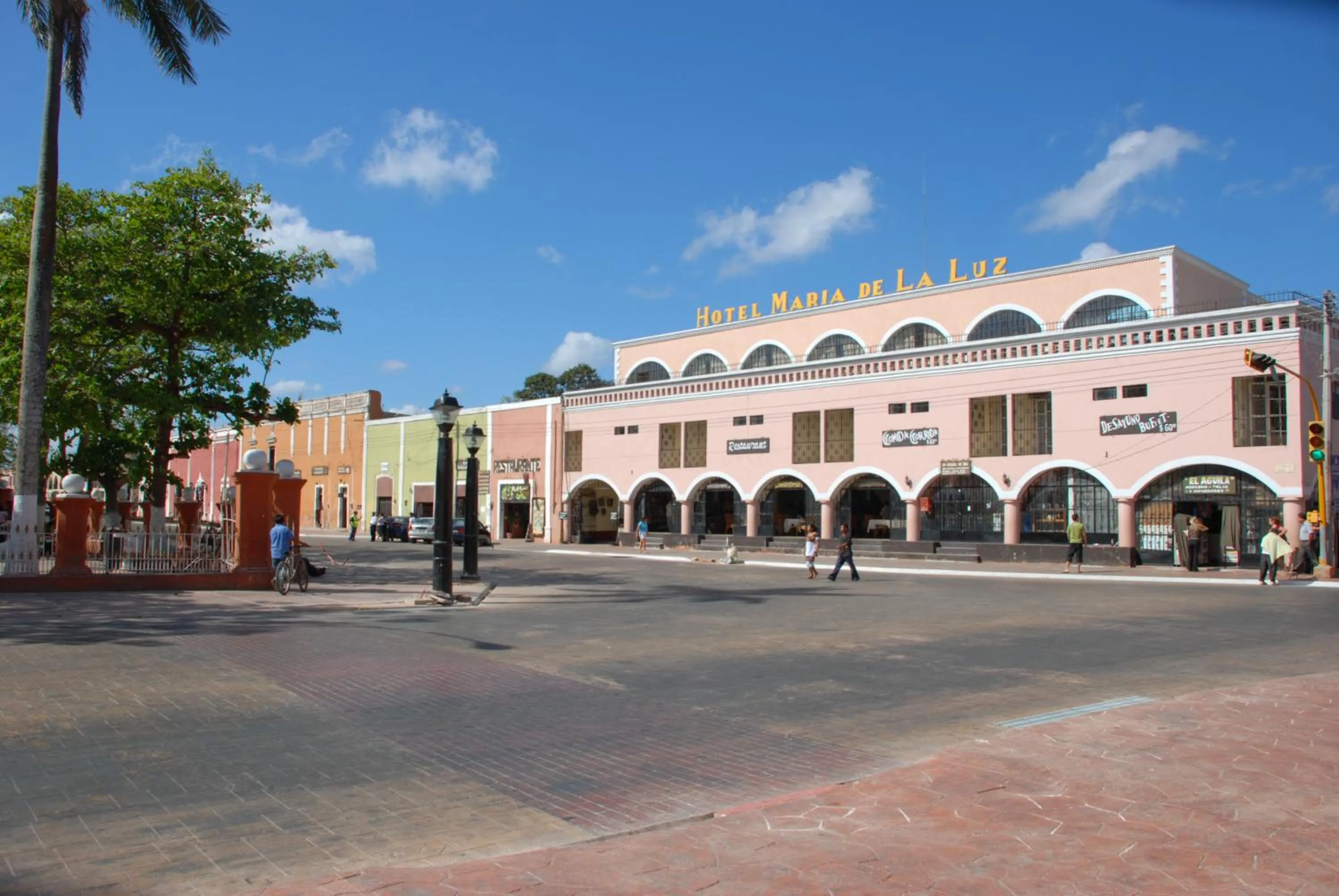 Property Building in Hotel María de la Luz by Rotamundos