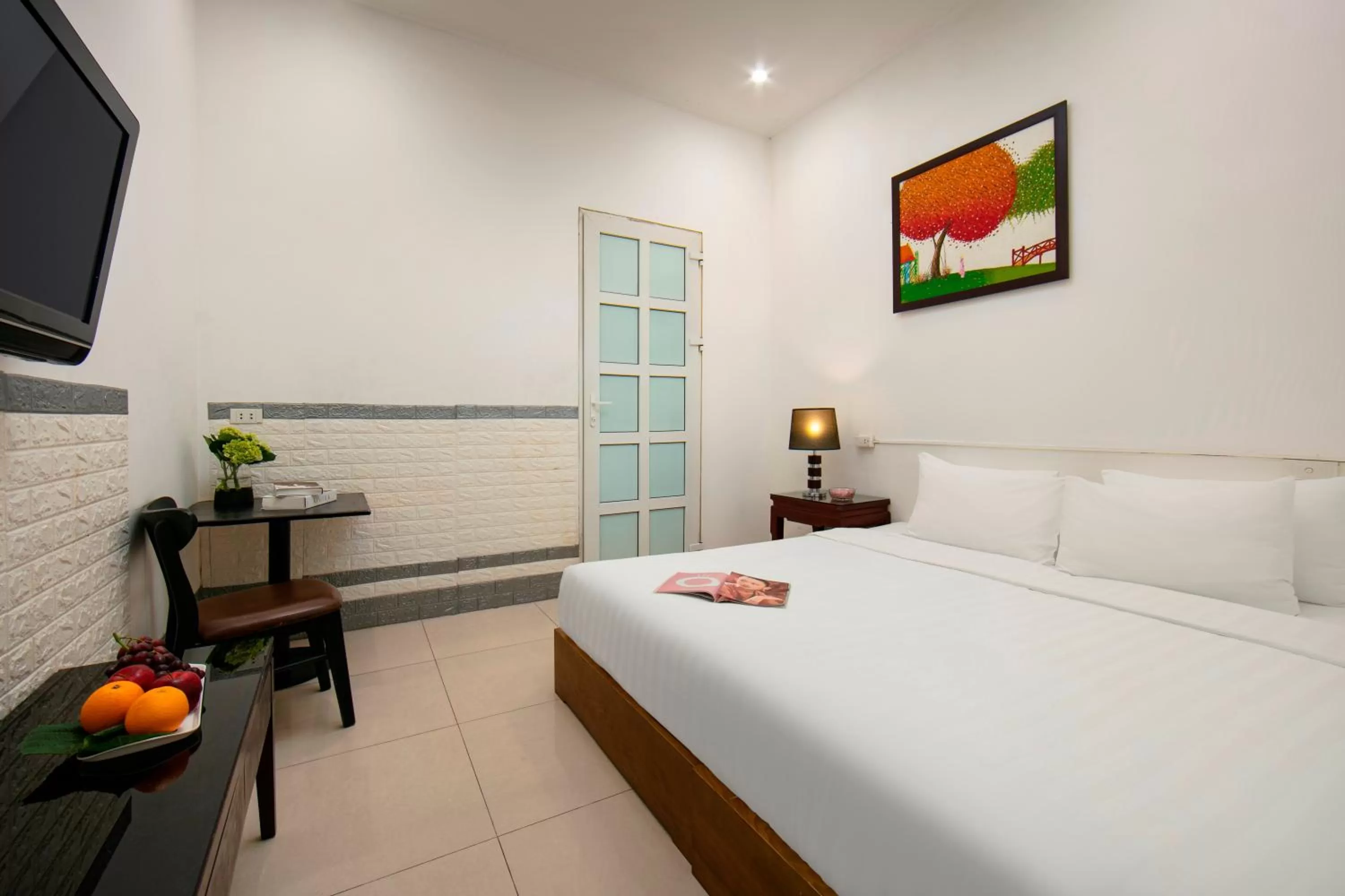 Bed in Bonjour Hanoi Hotel & Travel