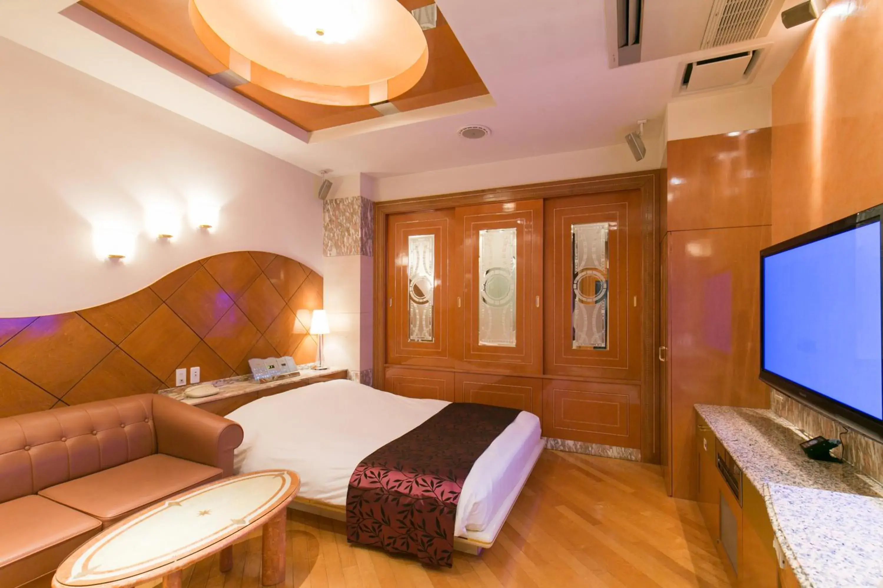 Decorative detail, Bed in HOTEL D-WAVE Shinjuku(Adult Only) Decorative detail, Bed in HOTEL D-WAVE Shinjuku(Adult Only)