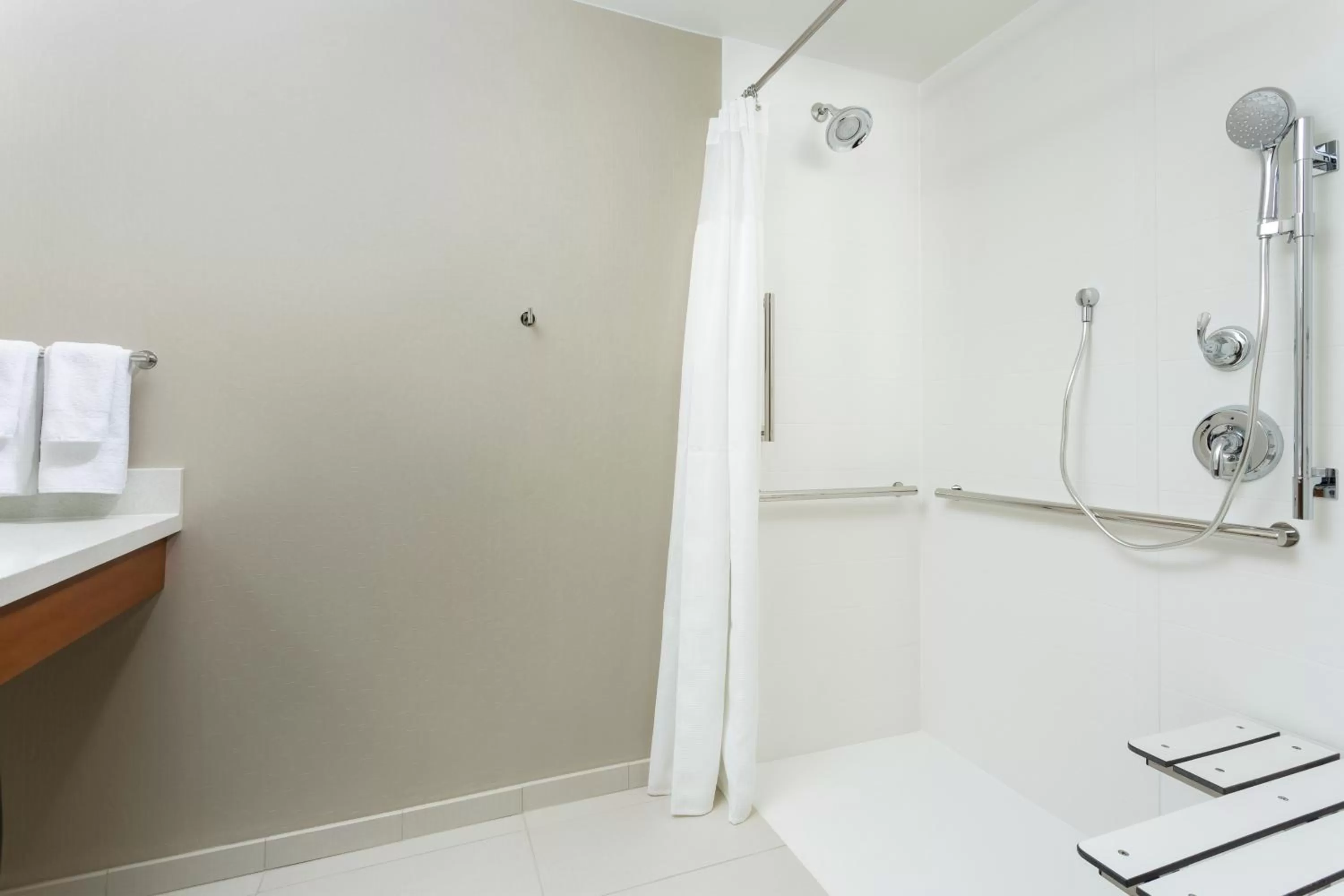 Shower in SpringHill Suites by Marriott San Diego Mission Valley