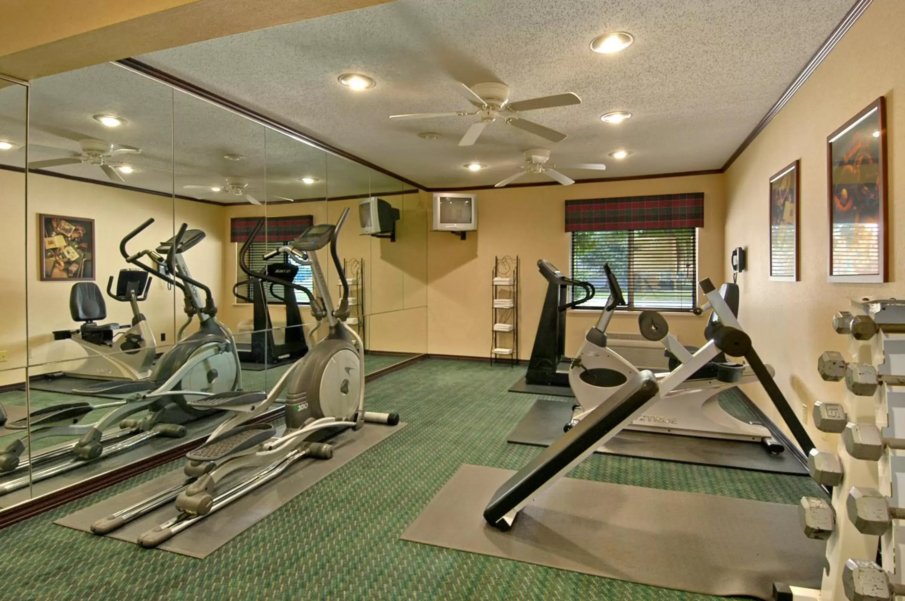 Fitness centre/facilities, Fitness Center/Facilities in Baymont by Wyndham Champaign