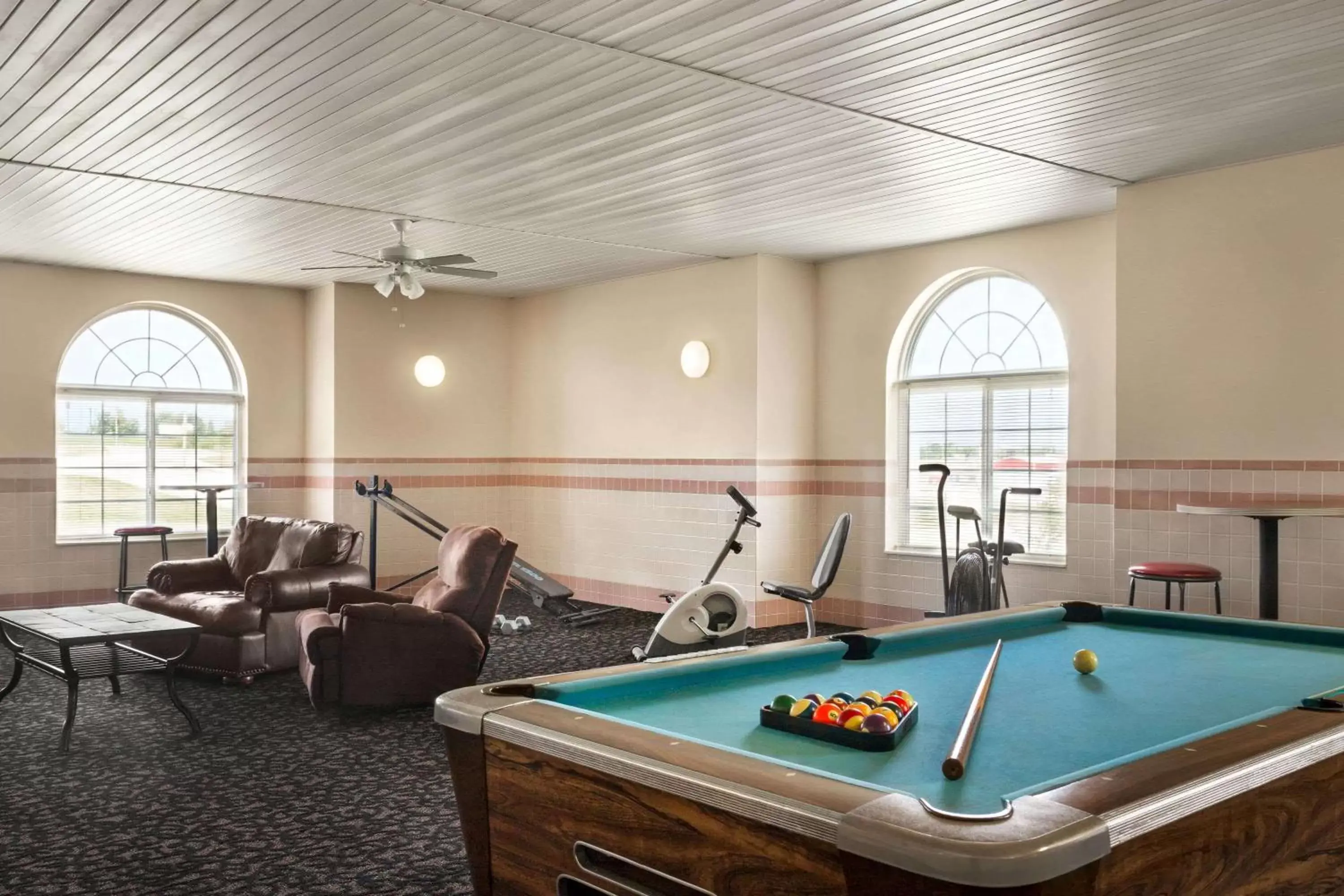 Fitness centre/facilities, Billiards in Travelodge by Wyndham Fort Scott