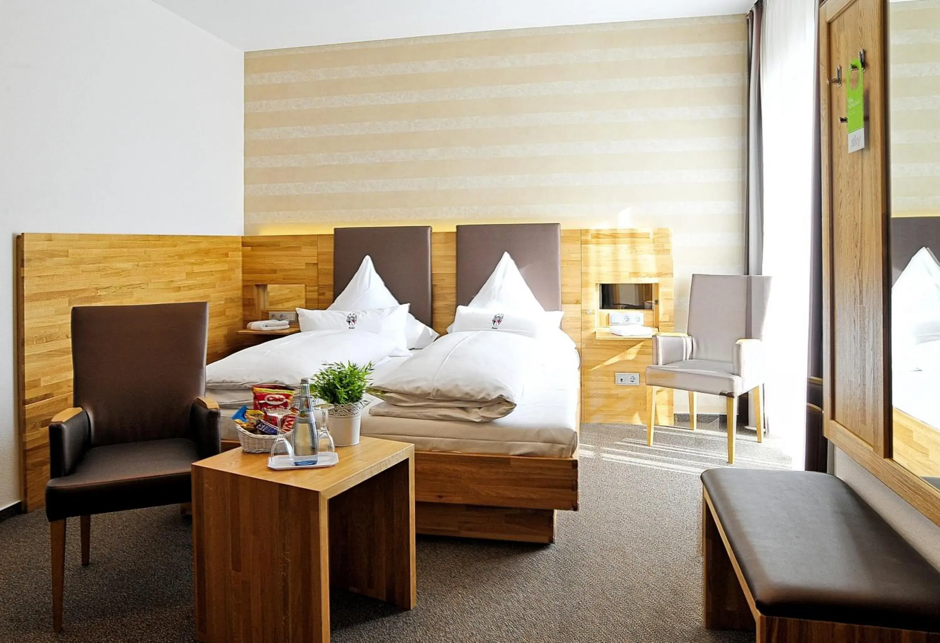 Day, Bed in Gasthof Hotel Zum Hirsch***S