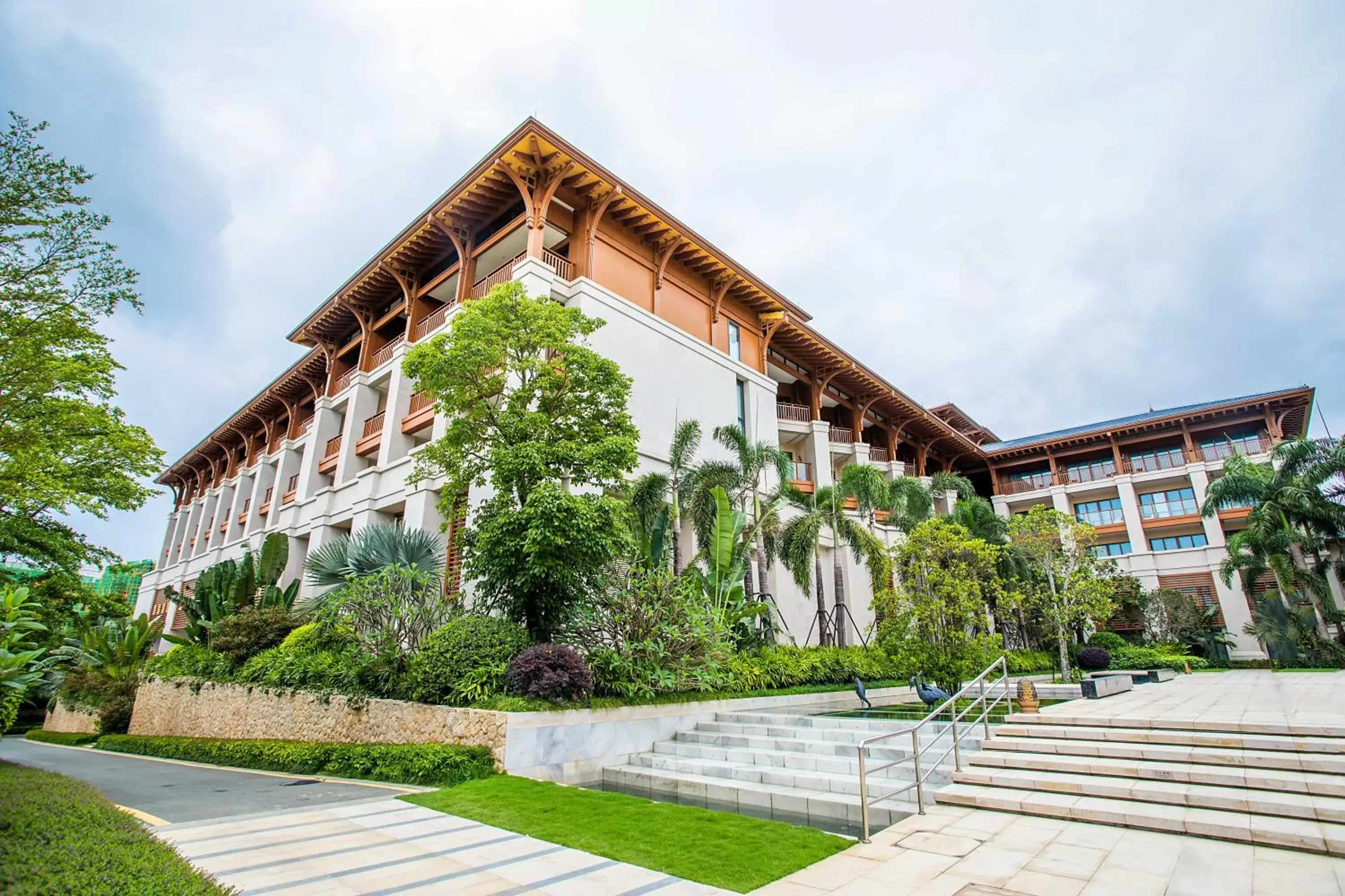 Property Building in Shenzhen Marriott Hotel Golden Bay