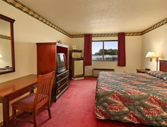 Bed in Days Inn by Wyndham Mexico