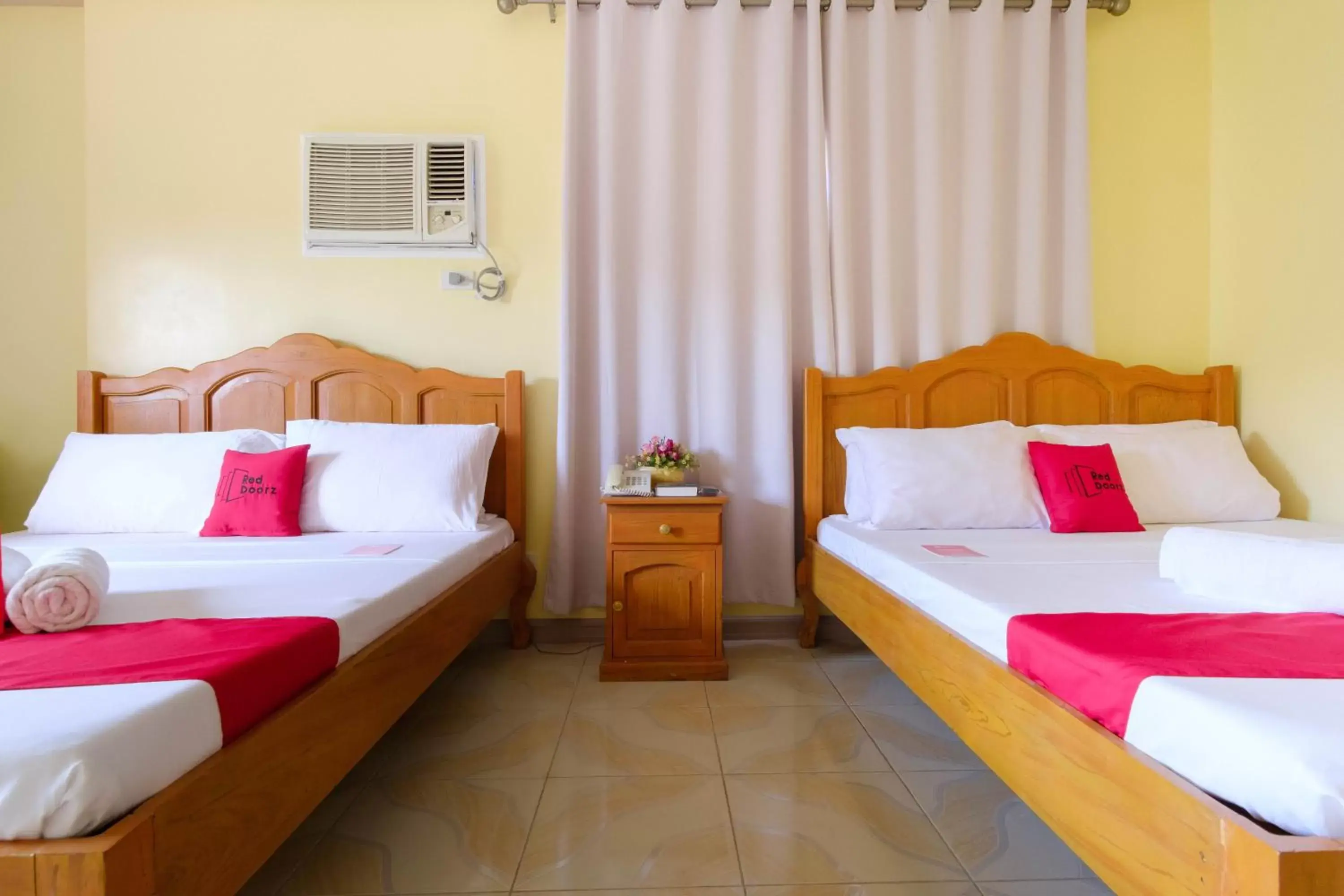 Bed in RedDoorz Plus @ Manalo Extension Palawan Bed in RedDoorz Plus @ Manalo Extension Palawan