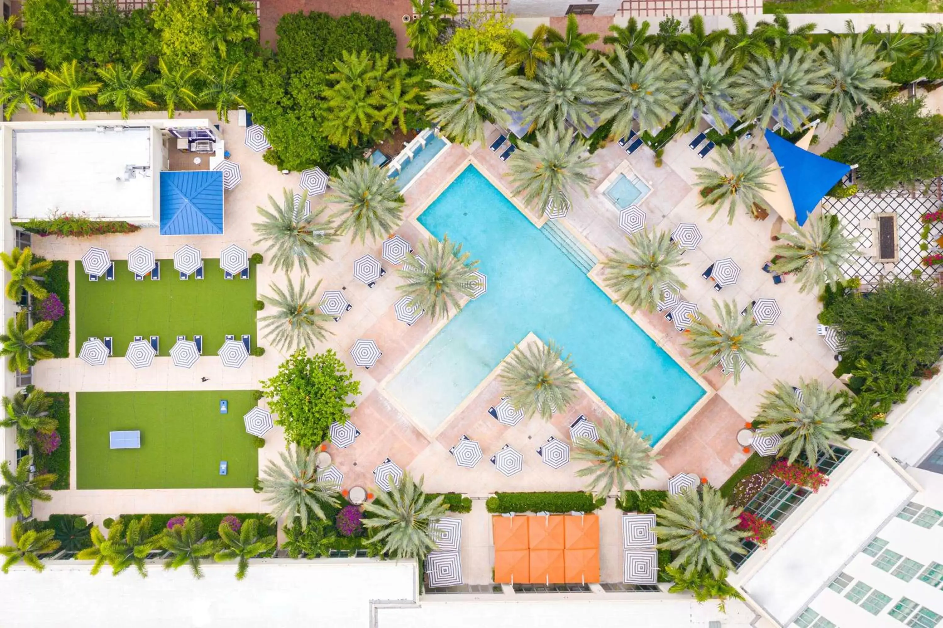 Pool view, Bird's-eye View in Hilton West Palm Beach