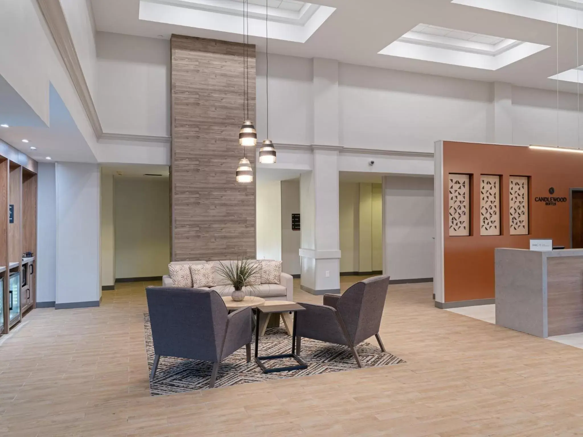 Property building, Lobby/Reception in Candlewood Suites - Birmingham - Inverness, an IHG Hotel