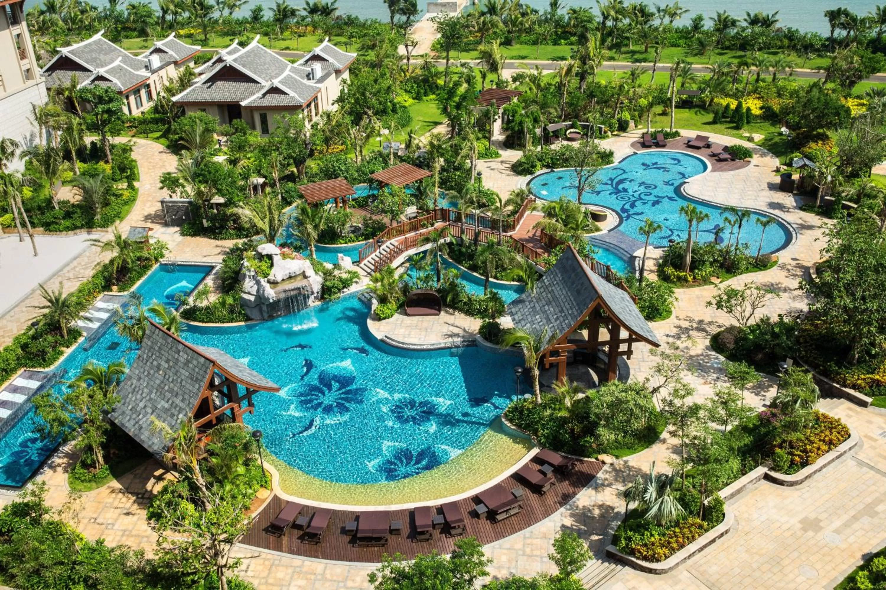 Swimming pool in Haikou Marriott Hotel