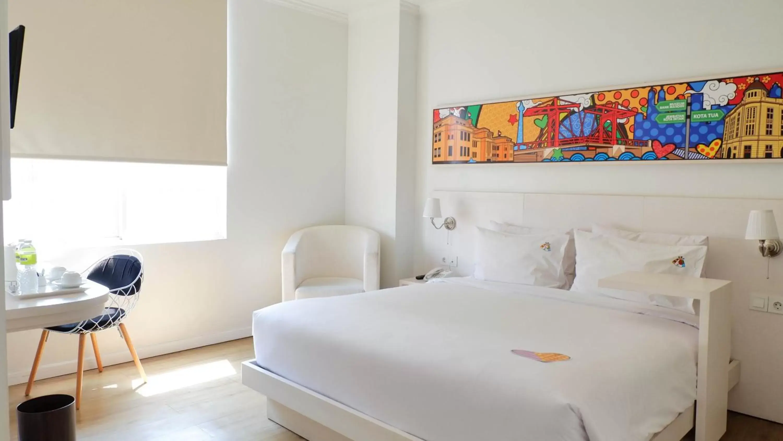 Bed in MaxOne Signature Glodok Jakarta Bed in MaxOne Signature Glodok Jakarta