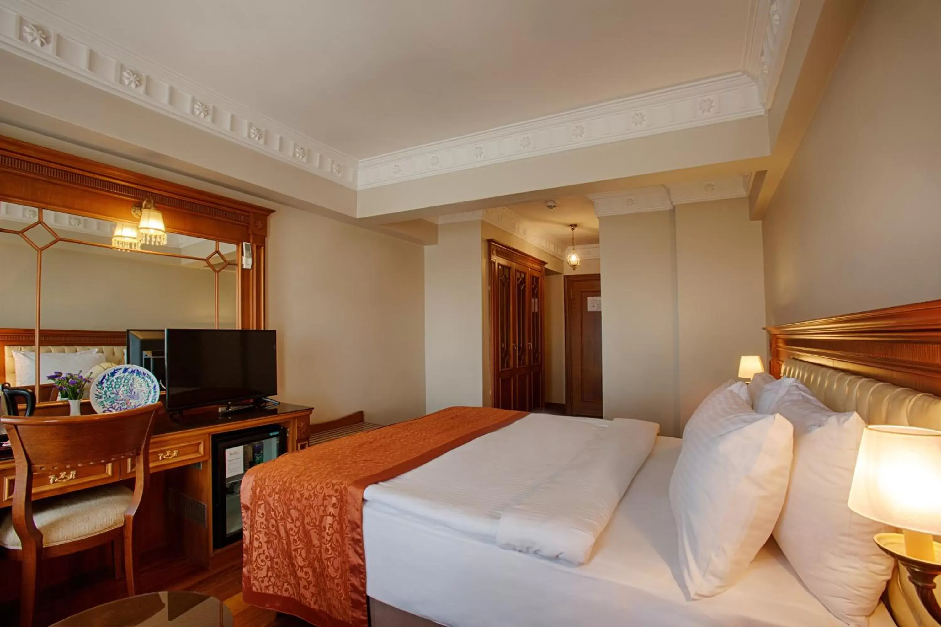 Photo of the whole room, Bed in Hotel Sumengen Photo of the whole room, Bed in Hotel Sumengen