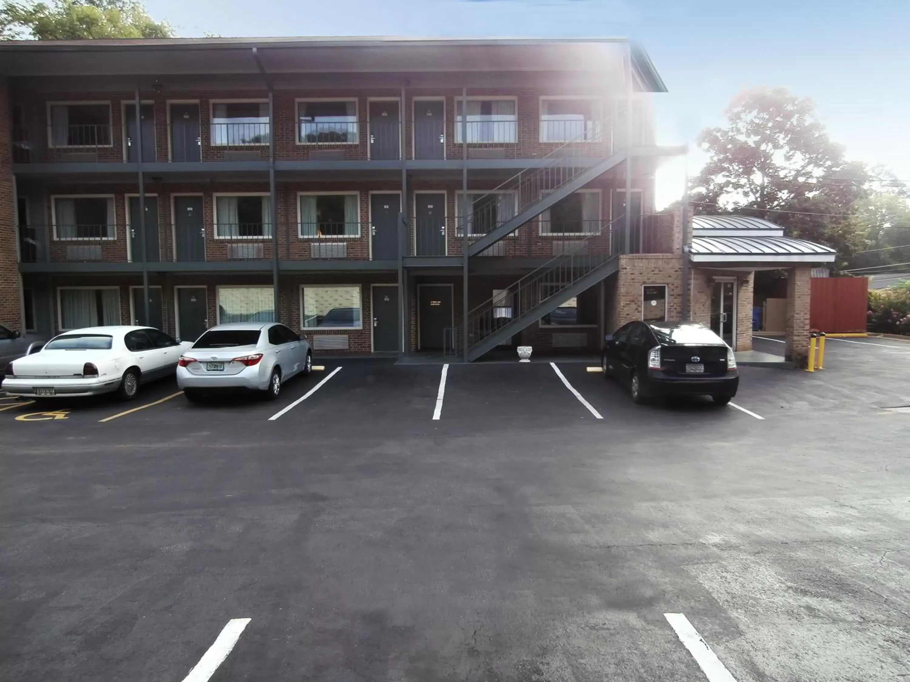 Day, Property Building in Americas Best Value Inn Athens, GA