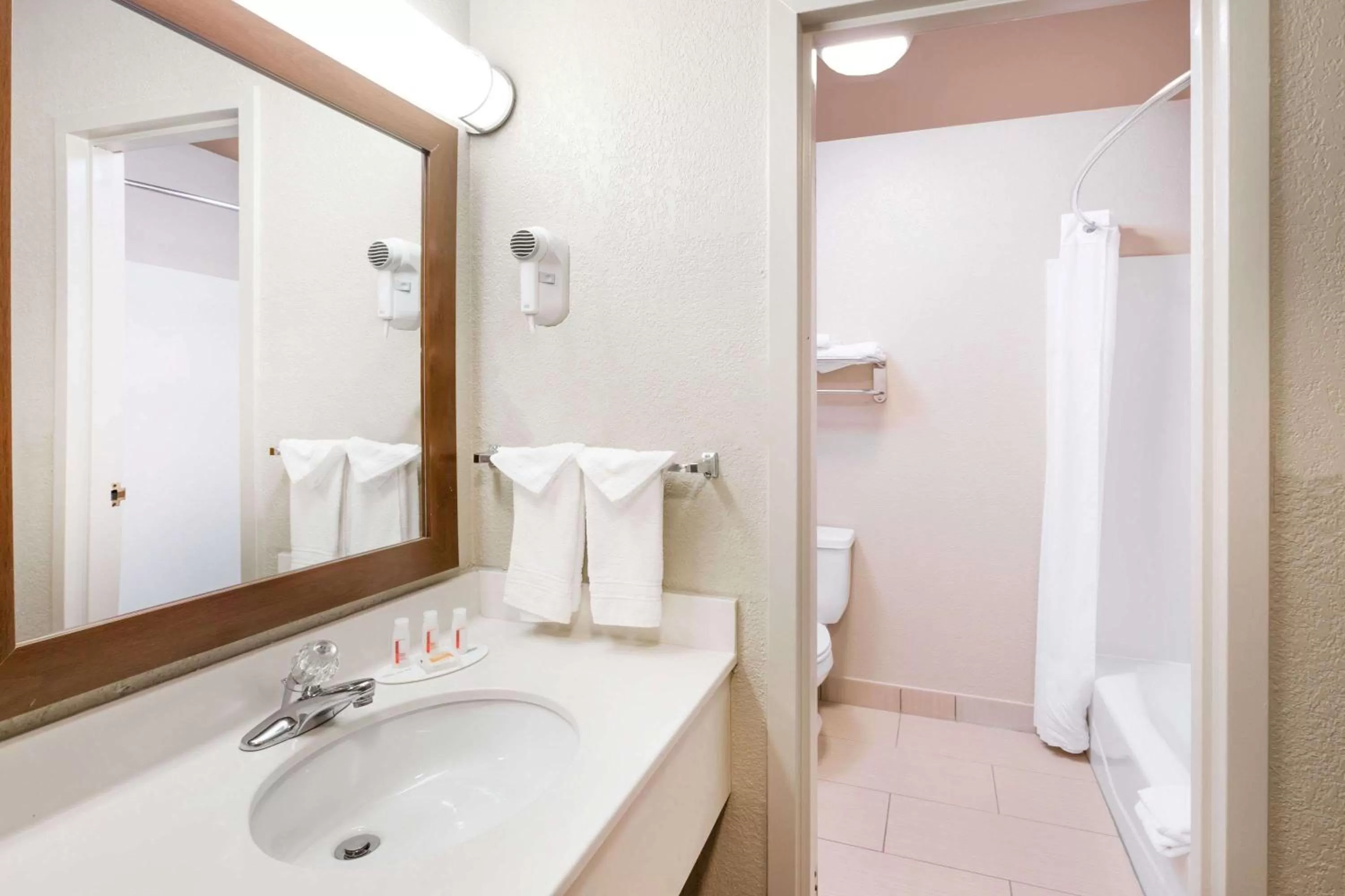 Bathroom in Days Inn by Wyndham Clive - West Des Moines