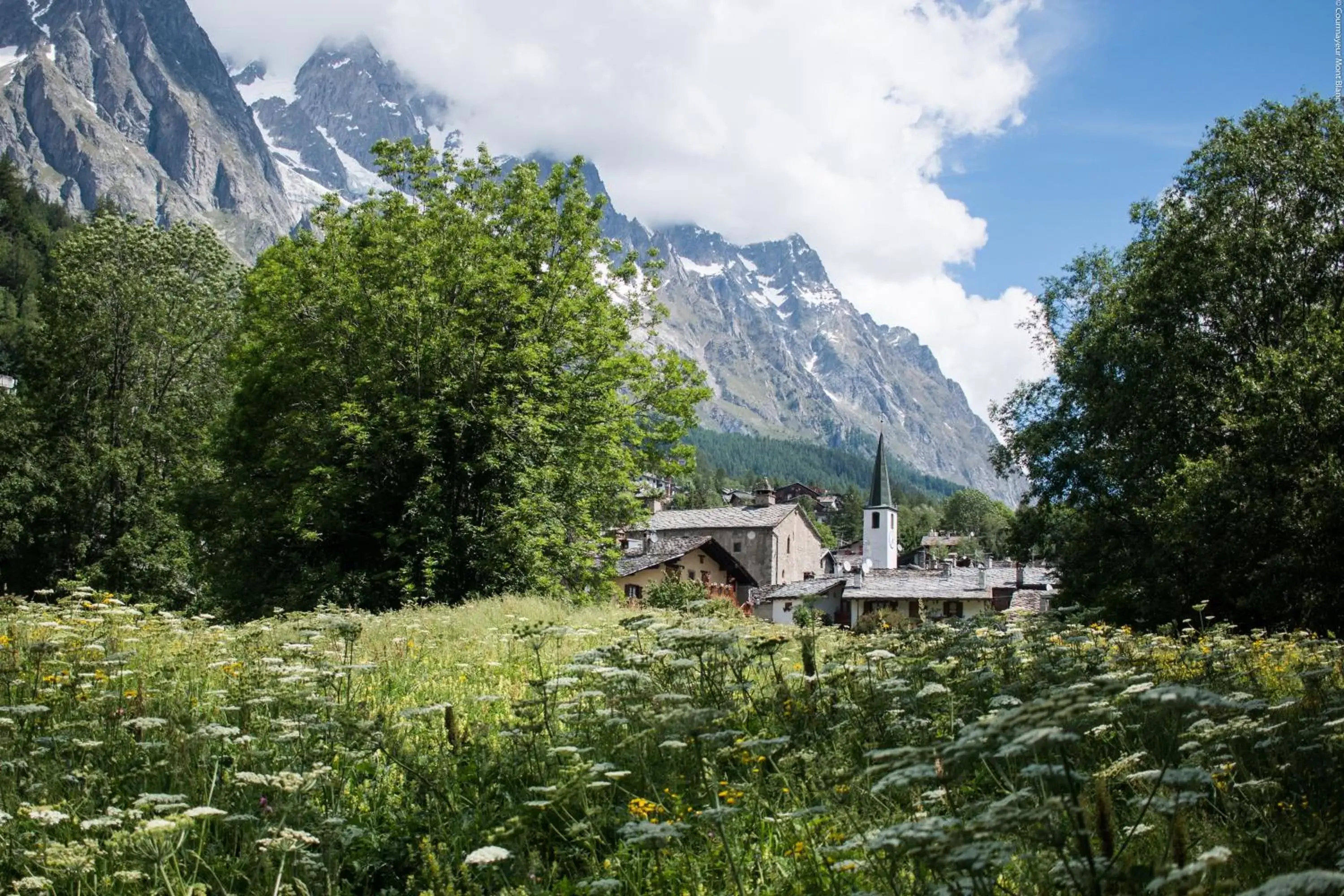 Nearby landmark, Property Building in Auberge de La Maison