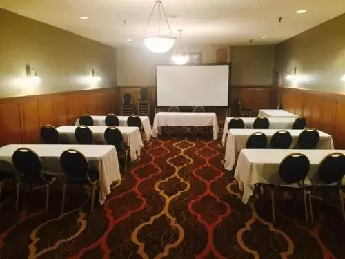 Meeting/conference room in Ramada by Wyndham Butte