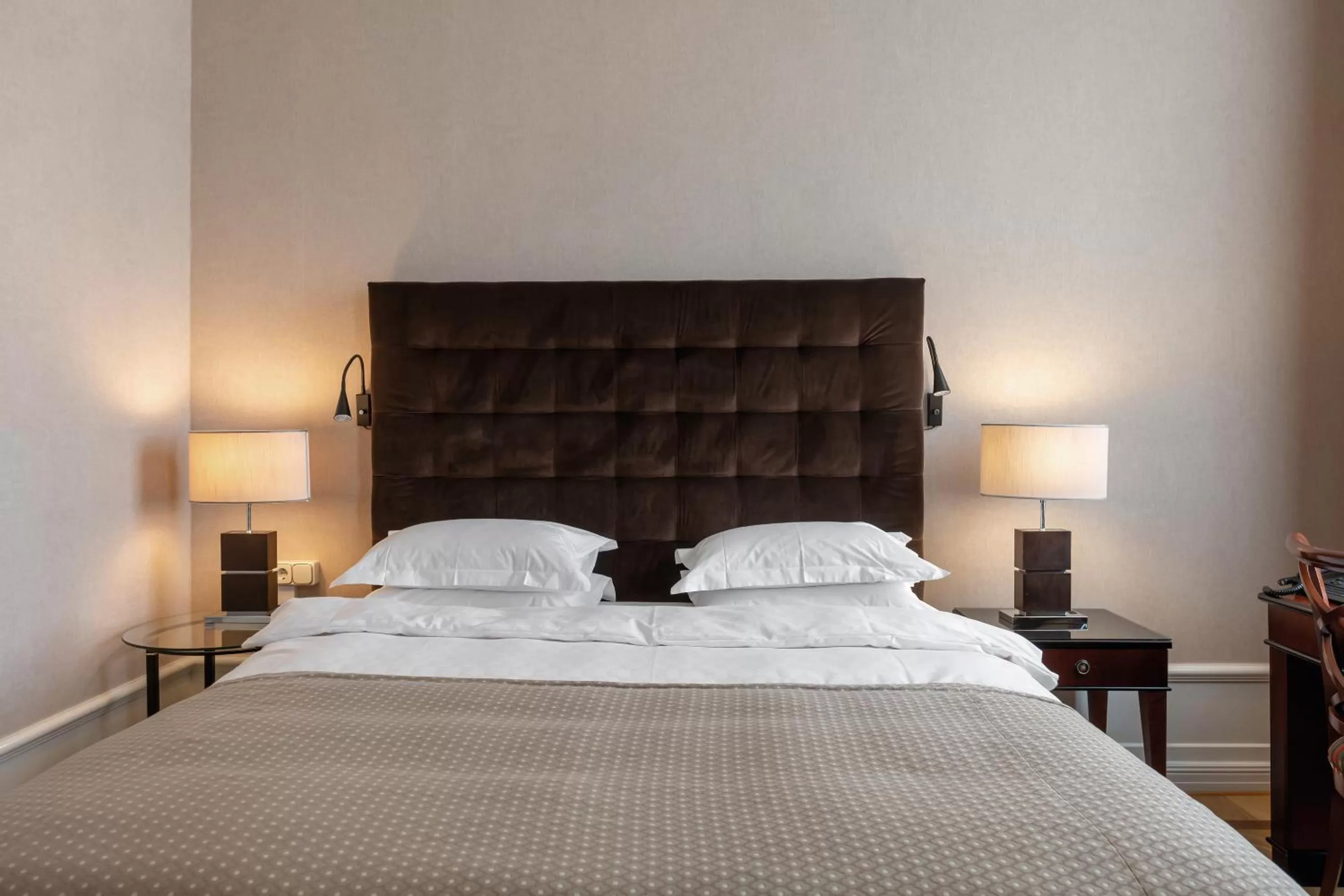 Bed in Elite Plaza Hotel