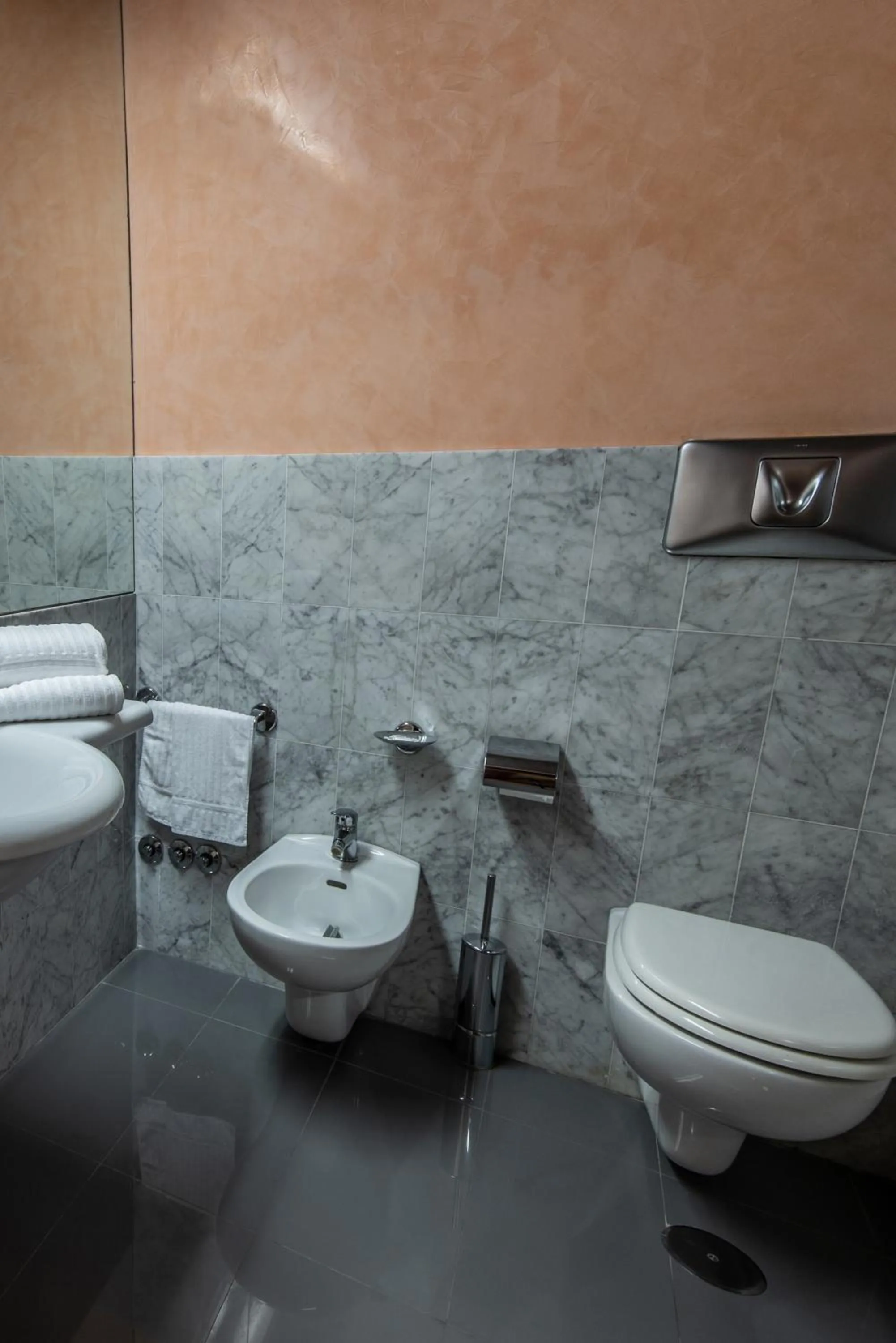 Bathroom in Hotel Petra