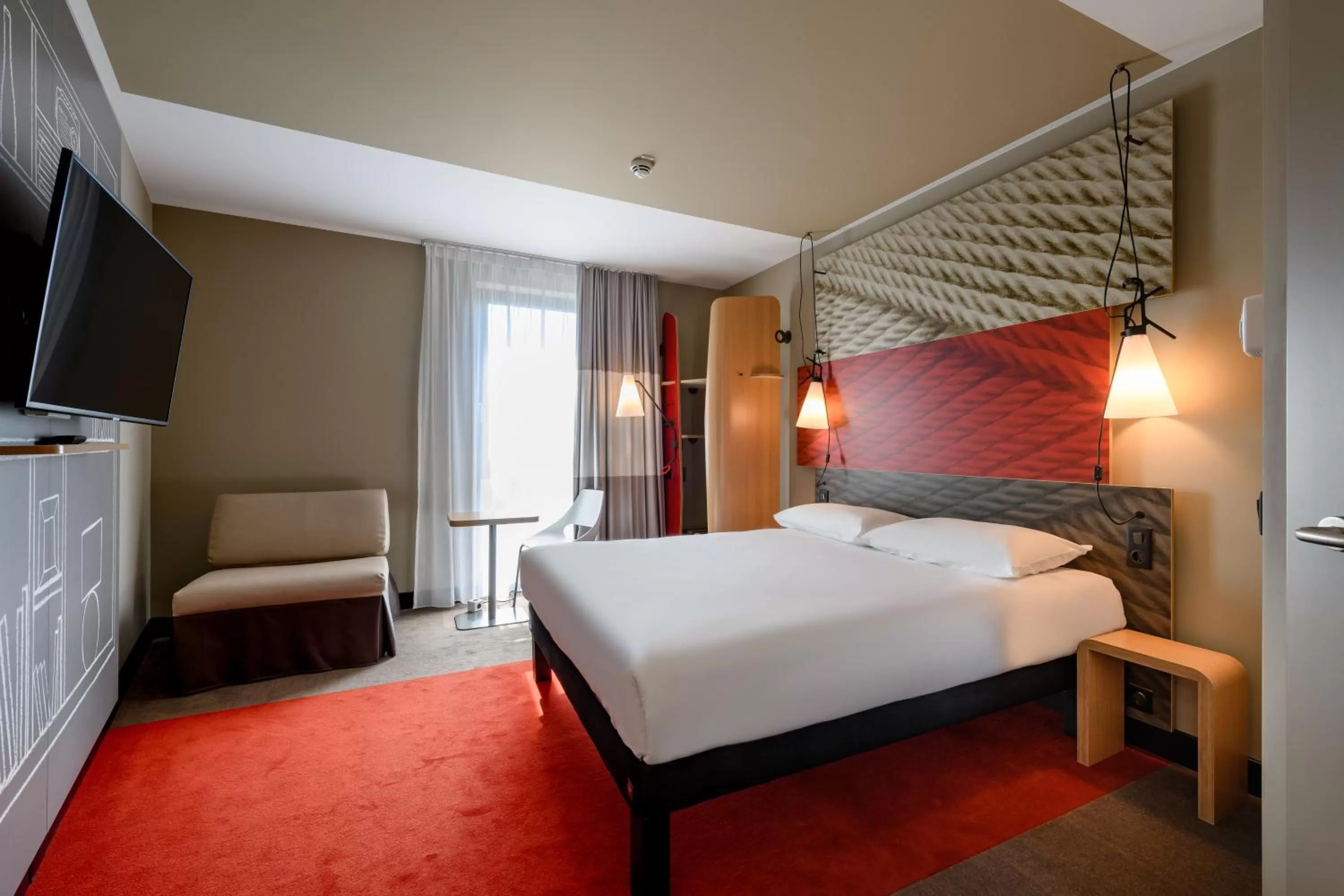 Bedroom, Bed in ibis Regensburg Zentrum