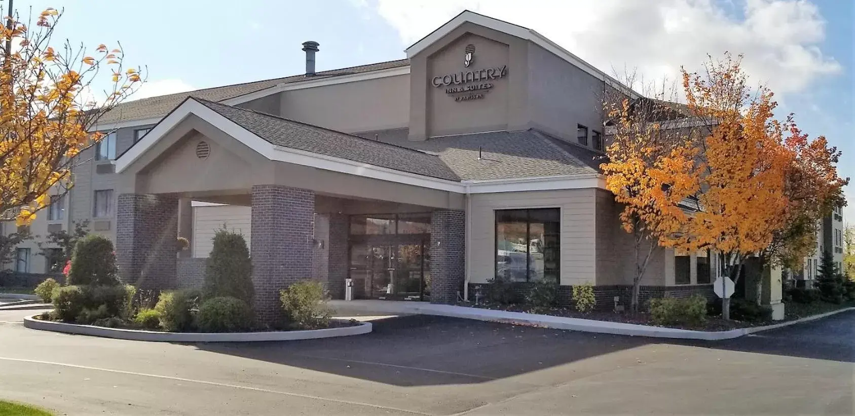 Facade/entrance, Property Building in Country Inn & Suites by Radisson, Erie, PA