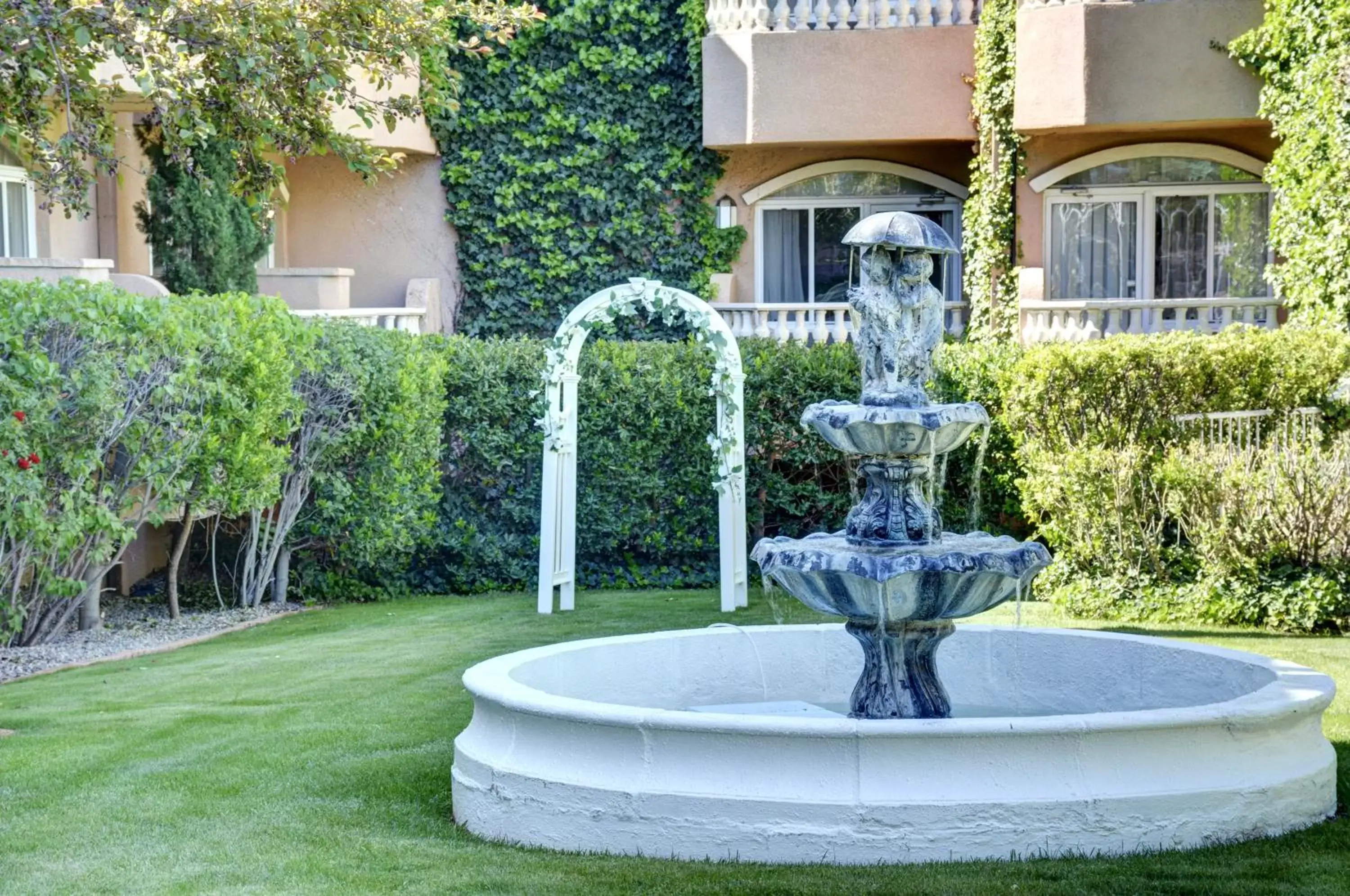 Garden in Forest Villas Hotel