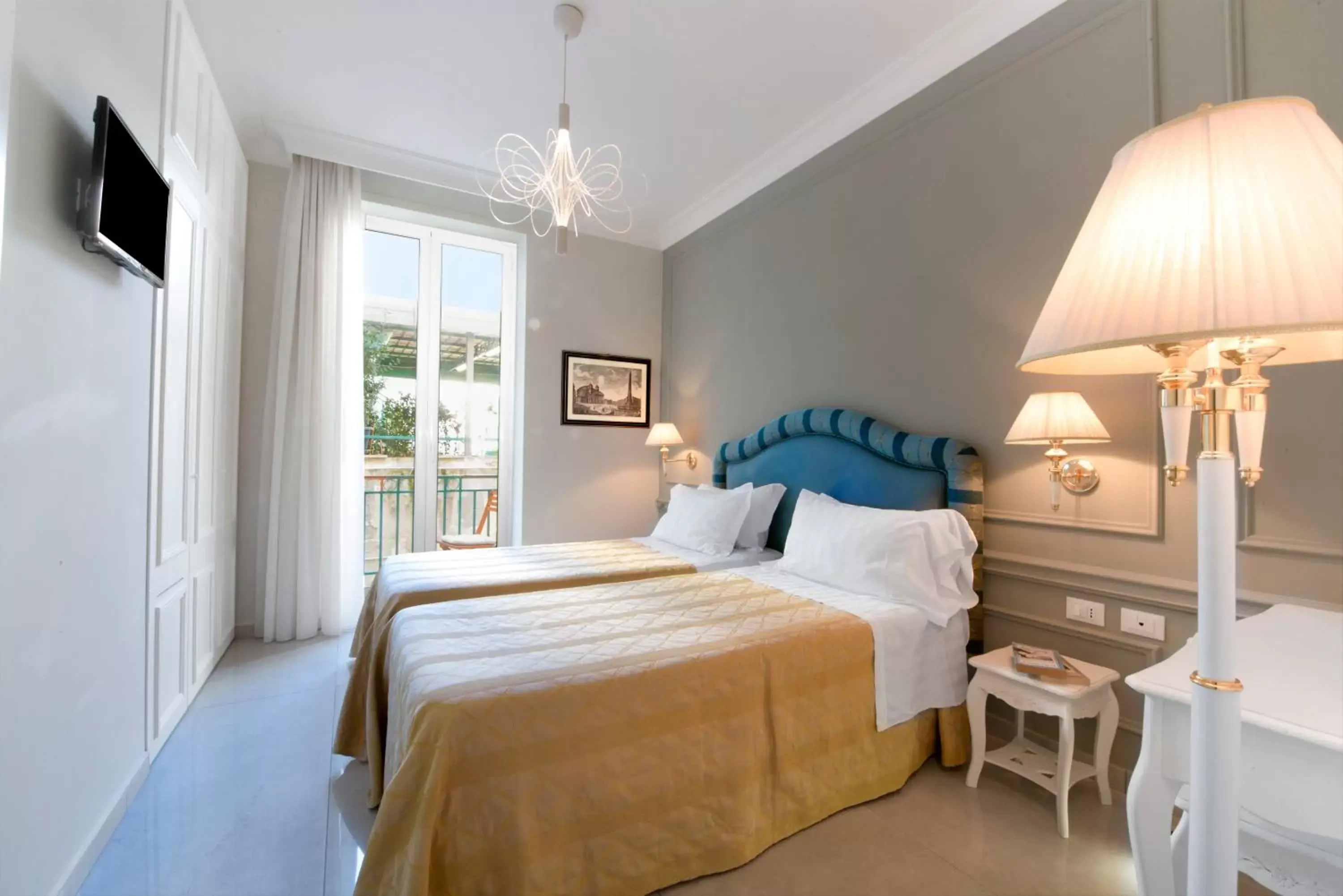 Bedroom, Bed in Ruins B&B Bedroom, Bed in Ruins B&B