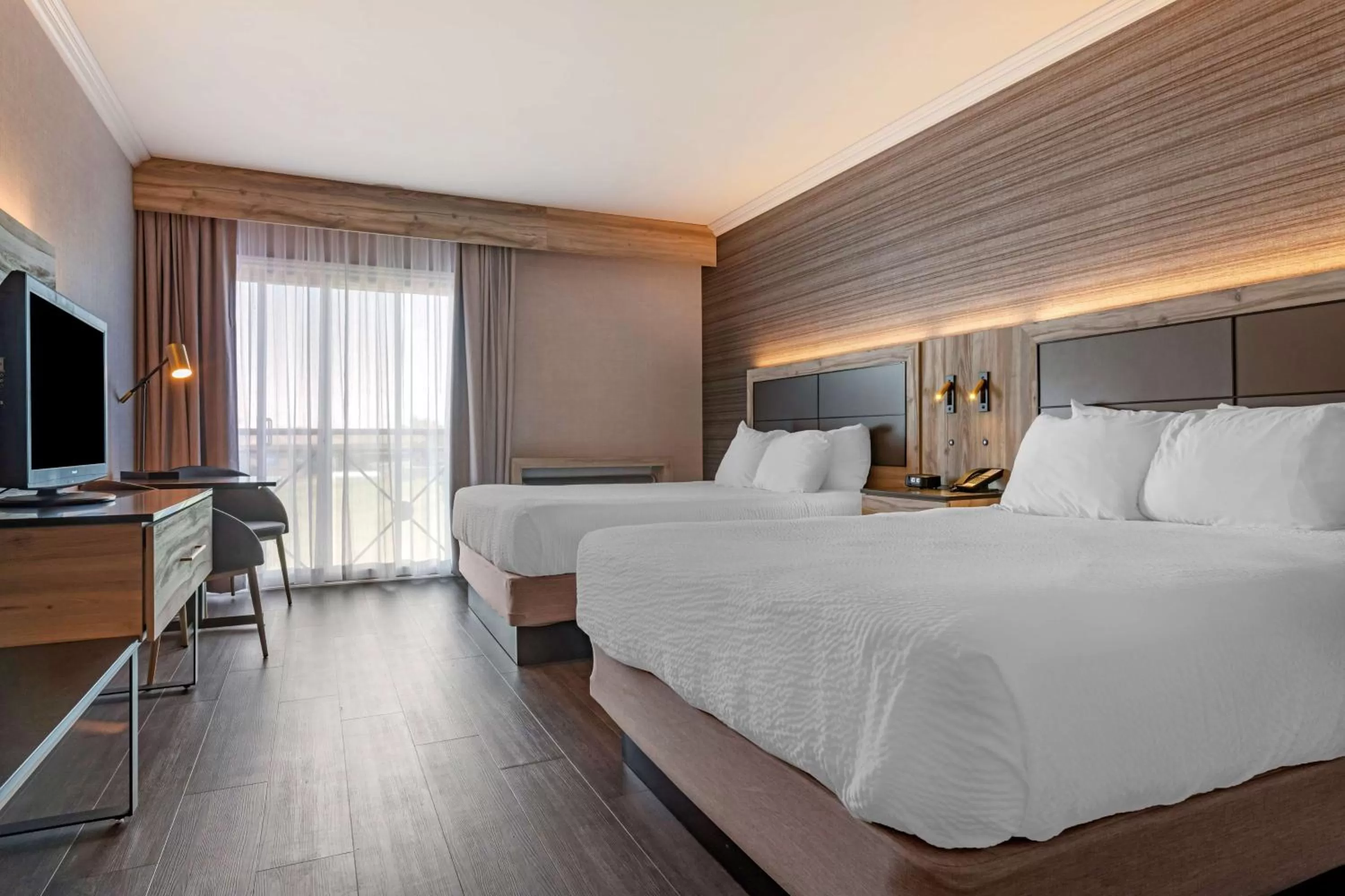 One-Bedroom Queen Suite with Two Queen Beds in Best Western Plus Edmundston