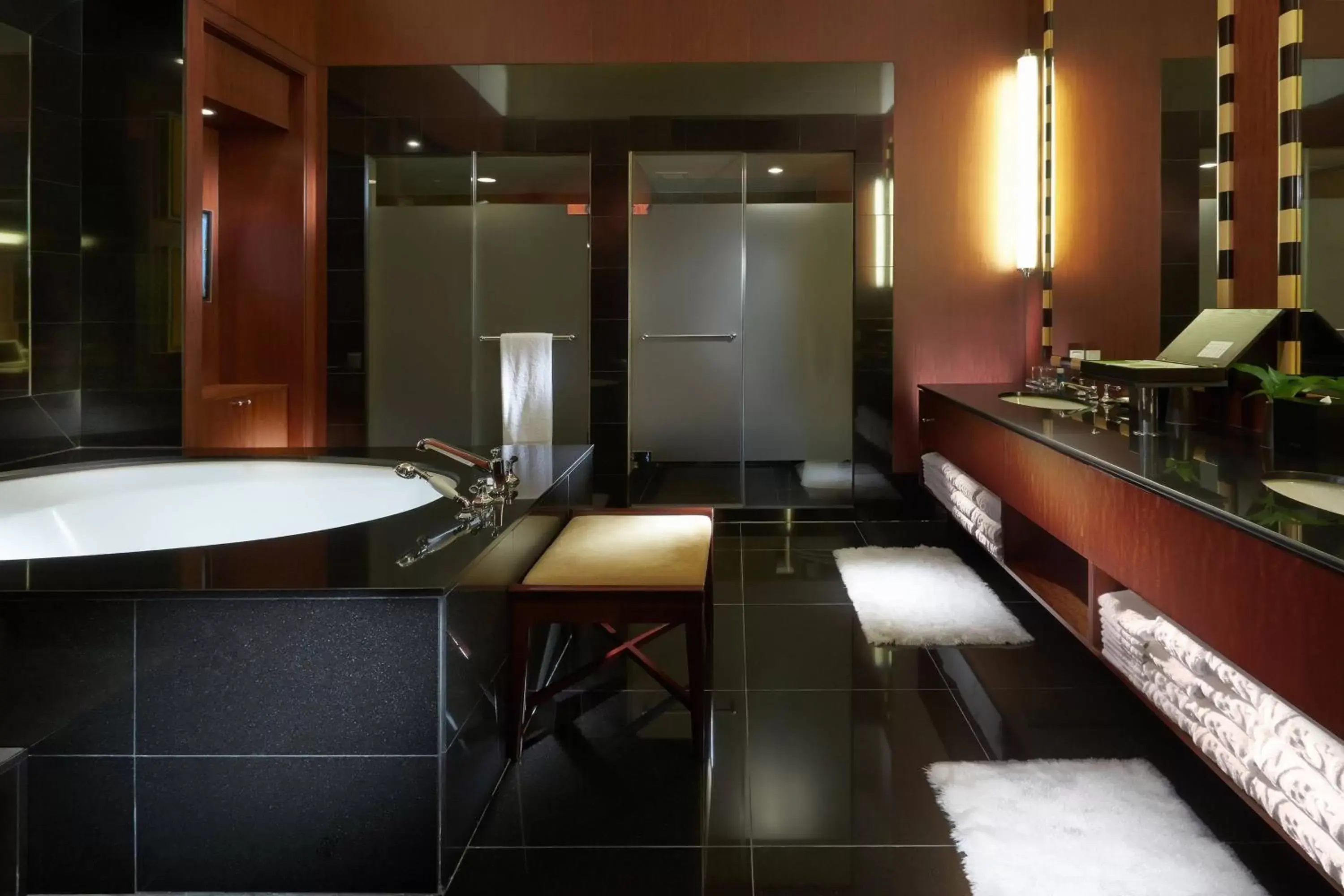 Photo of the whole room, Bathroom in Westin Josun Seoul Hotel