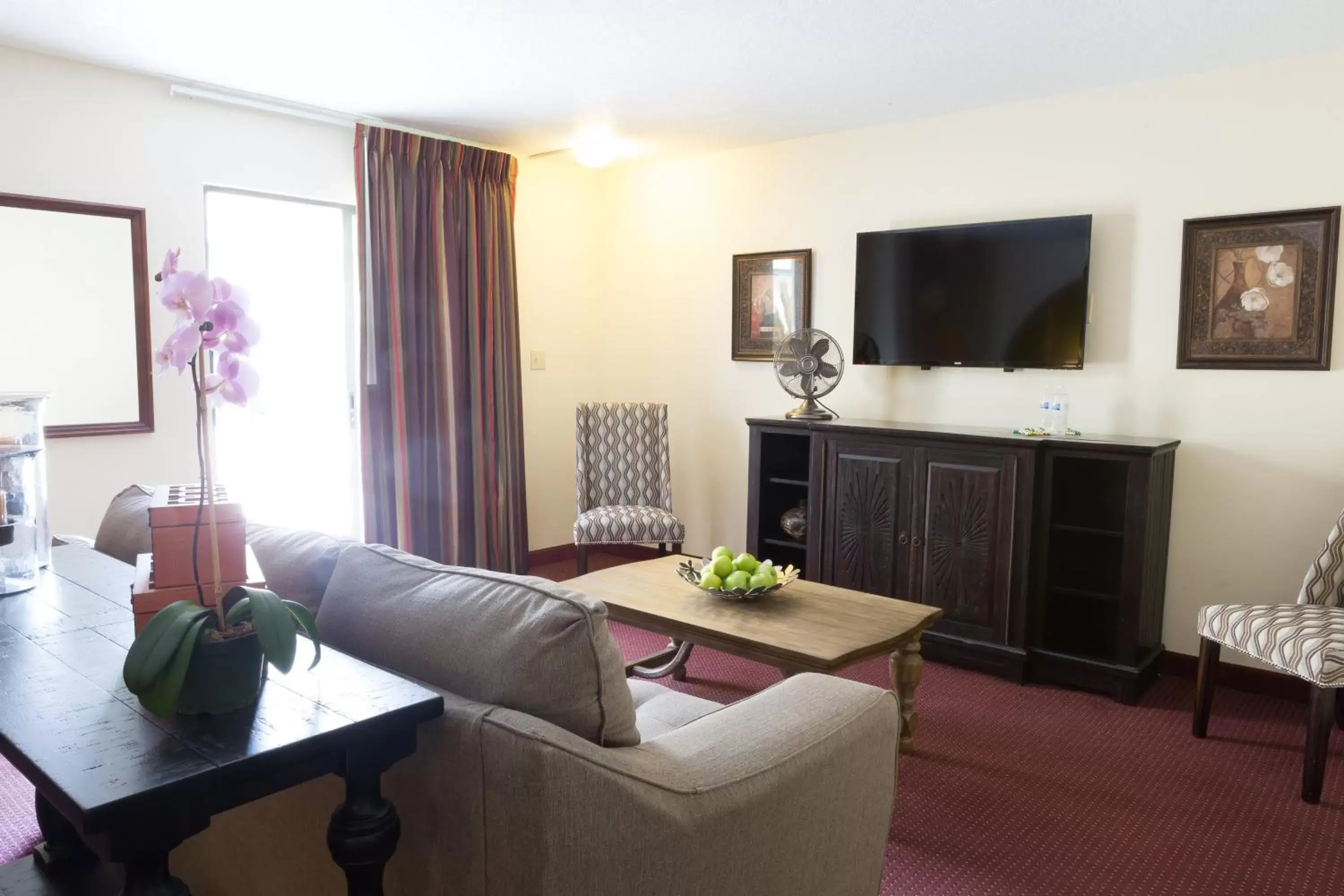 Other, TV/Entertainment Center in Marina Inn & Suites Chalmette-New Orleans