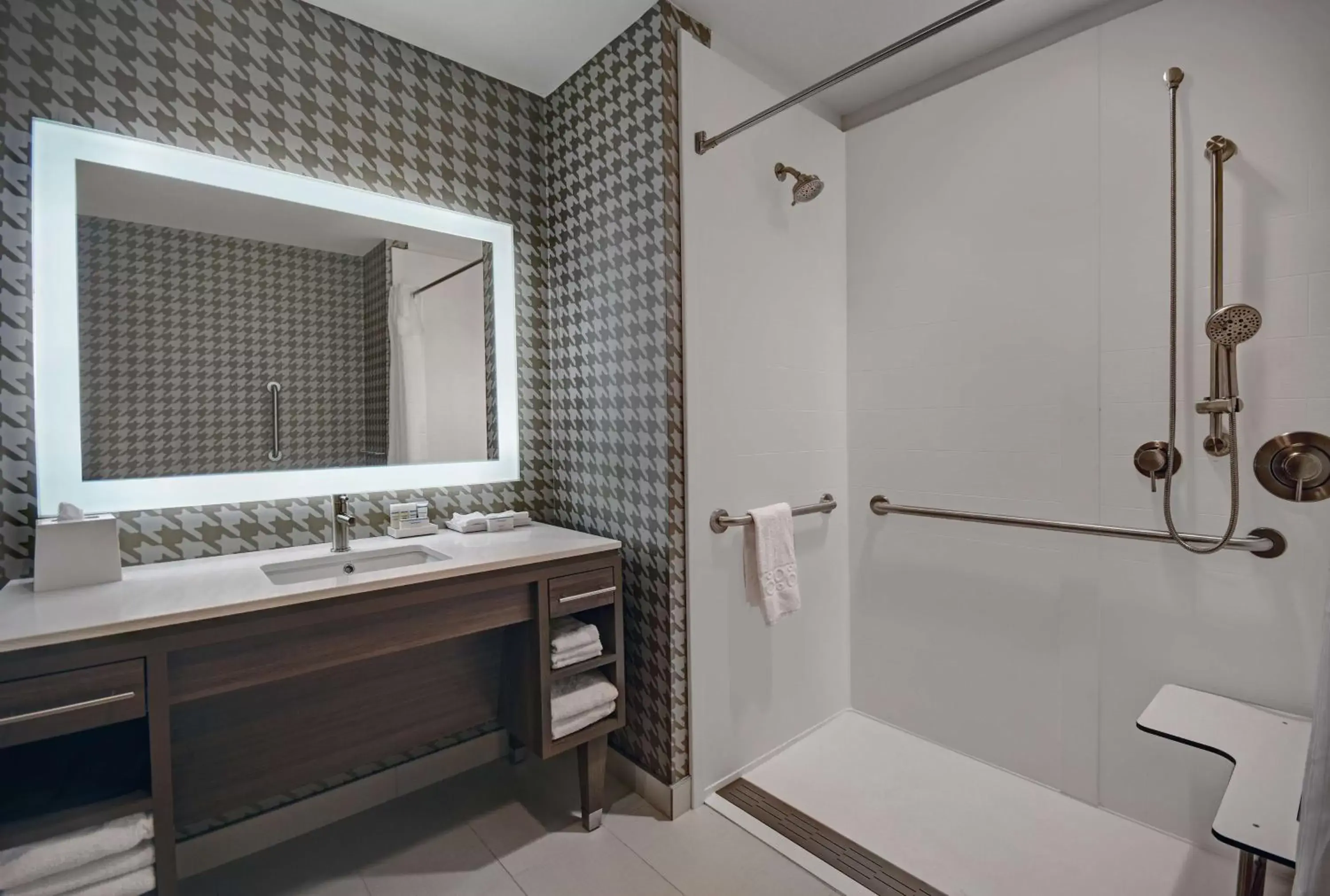 Bathroom in Home2 Suites By Hilton Raleigh North I-540