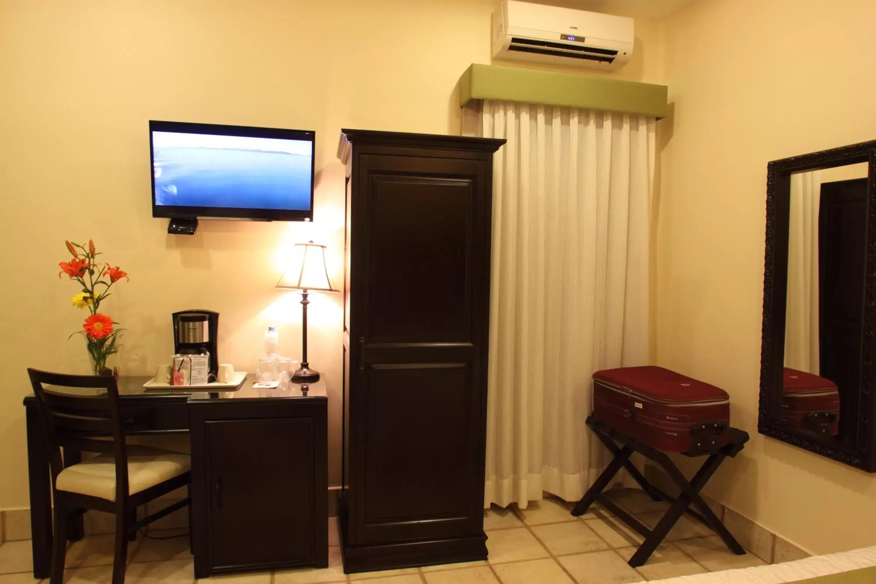 Seating area, TV/Entertainment Center in Hotel CasAntica