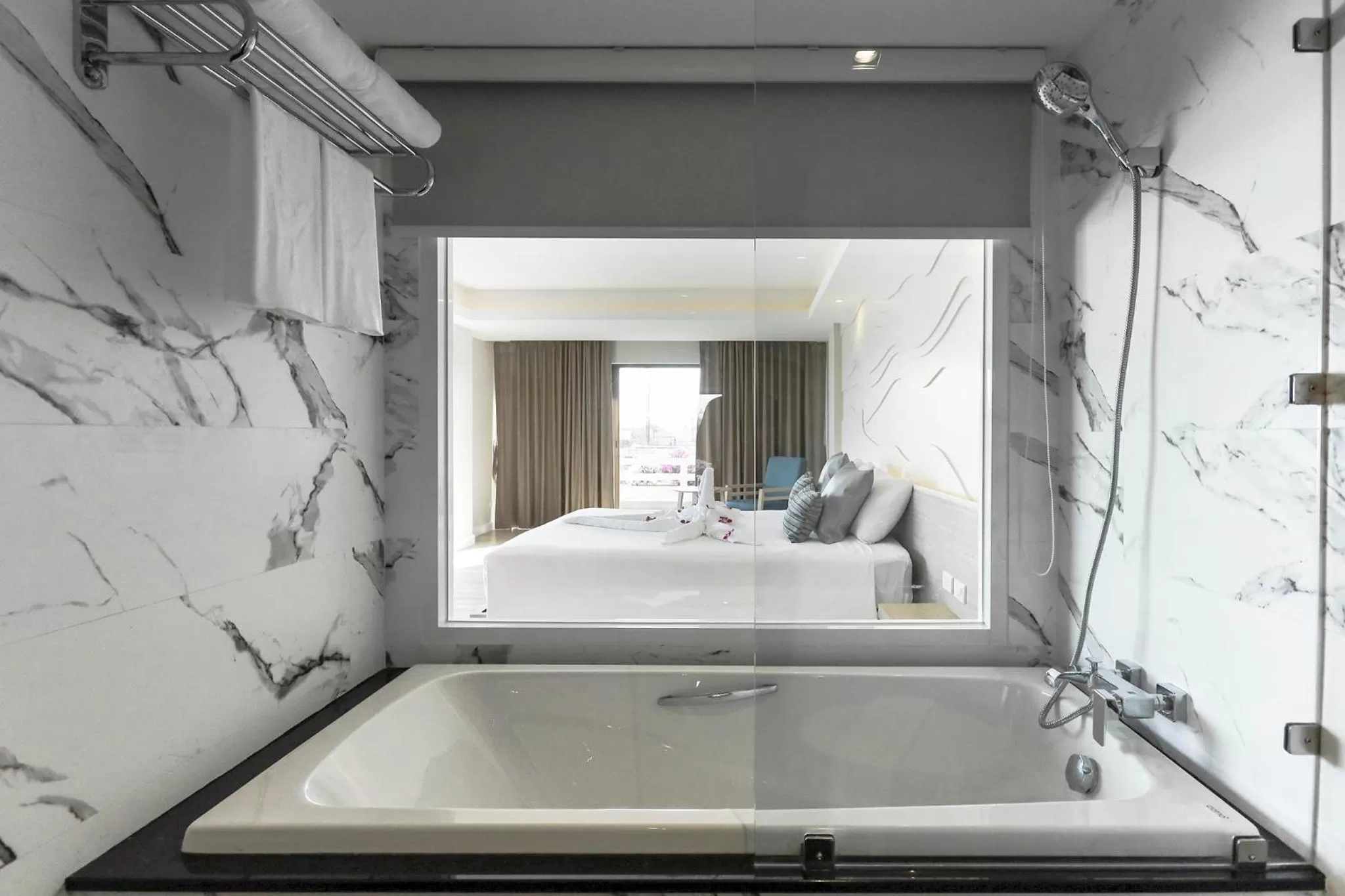 Bed in Methavalai Hotel