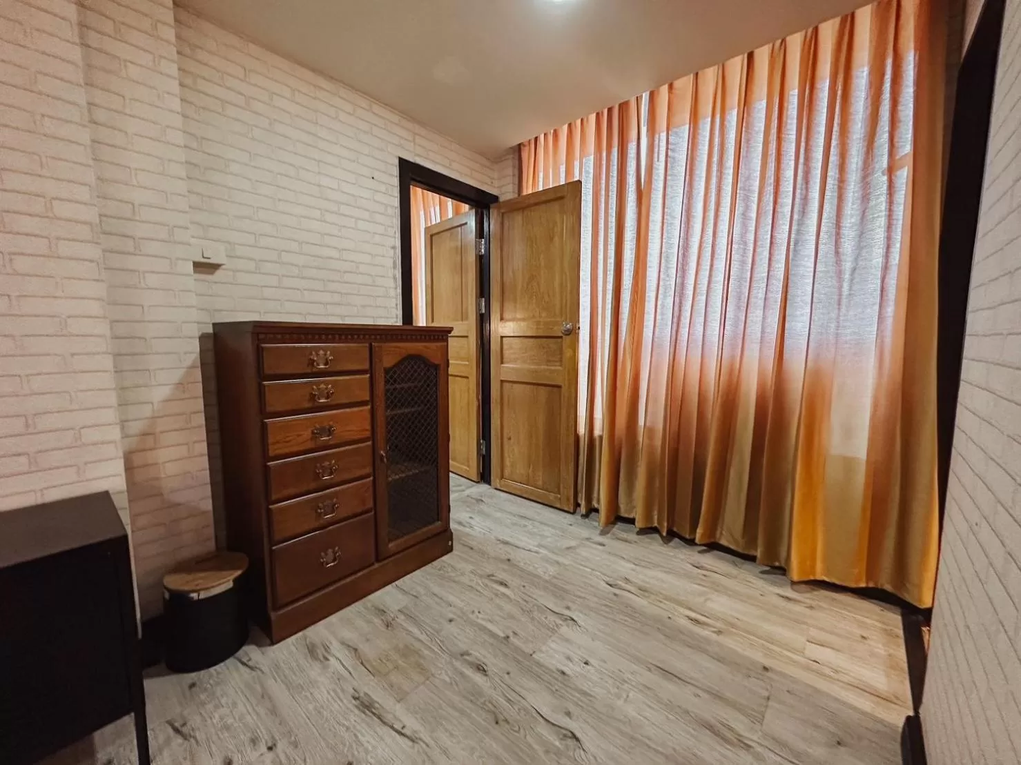 Photo of the whole room in Hotel De Khuvieng