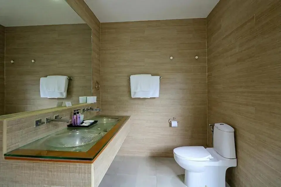 Bathroom in Samui Boat Lagoon