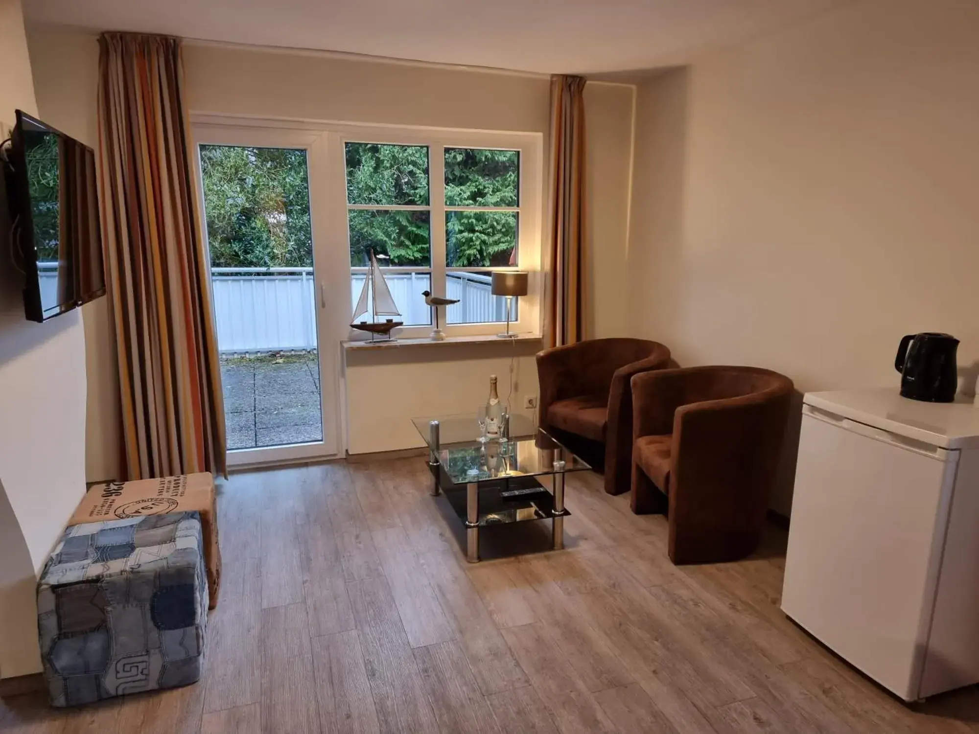 Photo of the whole room, Seating Area in Hotel Osterkrug