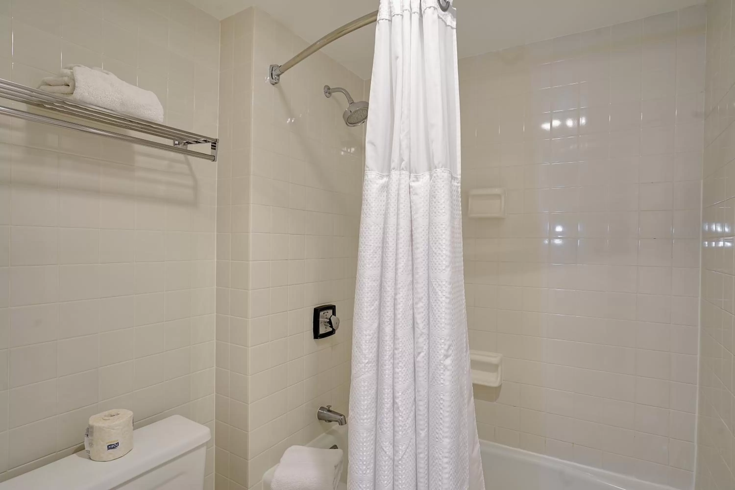 Bathroom in The Clarkson Inn