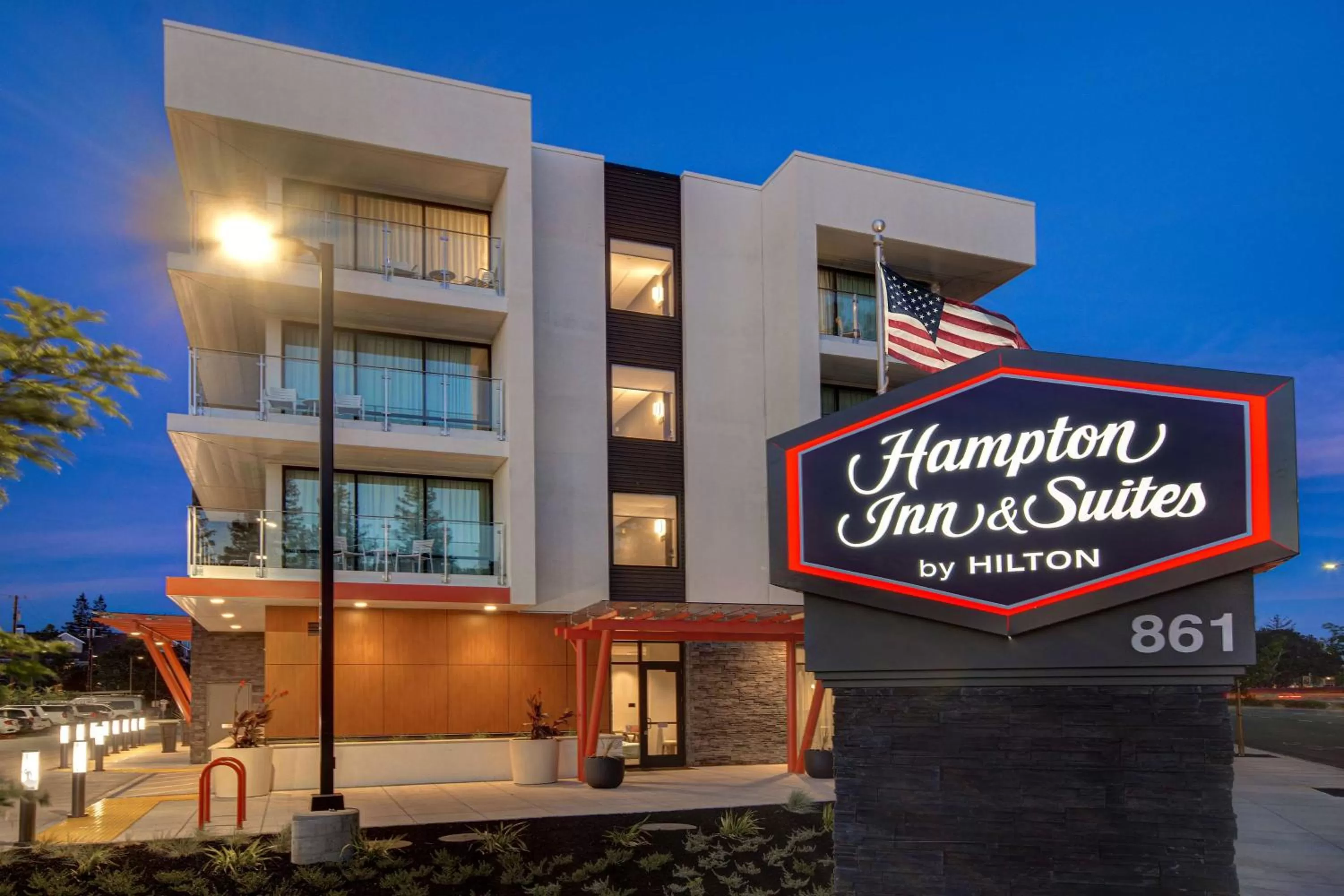 Property building in Hampton Inn & Suites Sunnyvale-Silicon Valley, Ca