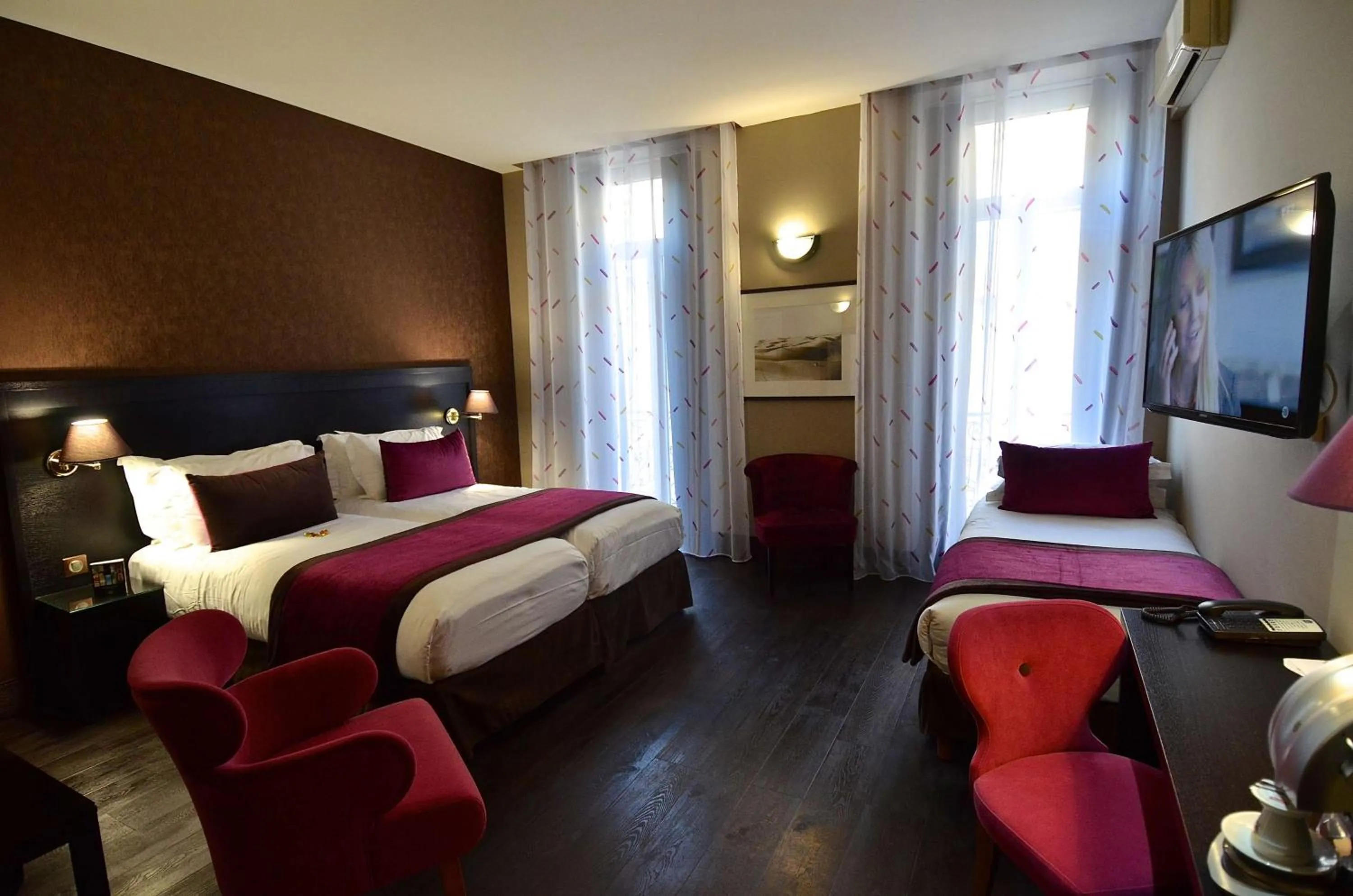 Photo of the whole room, Bed in Best Western Plus Nice Cosy Hotel
