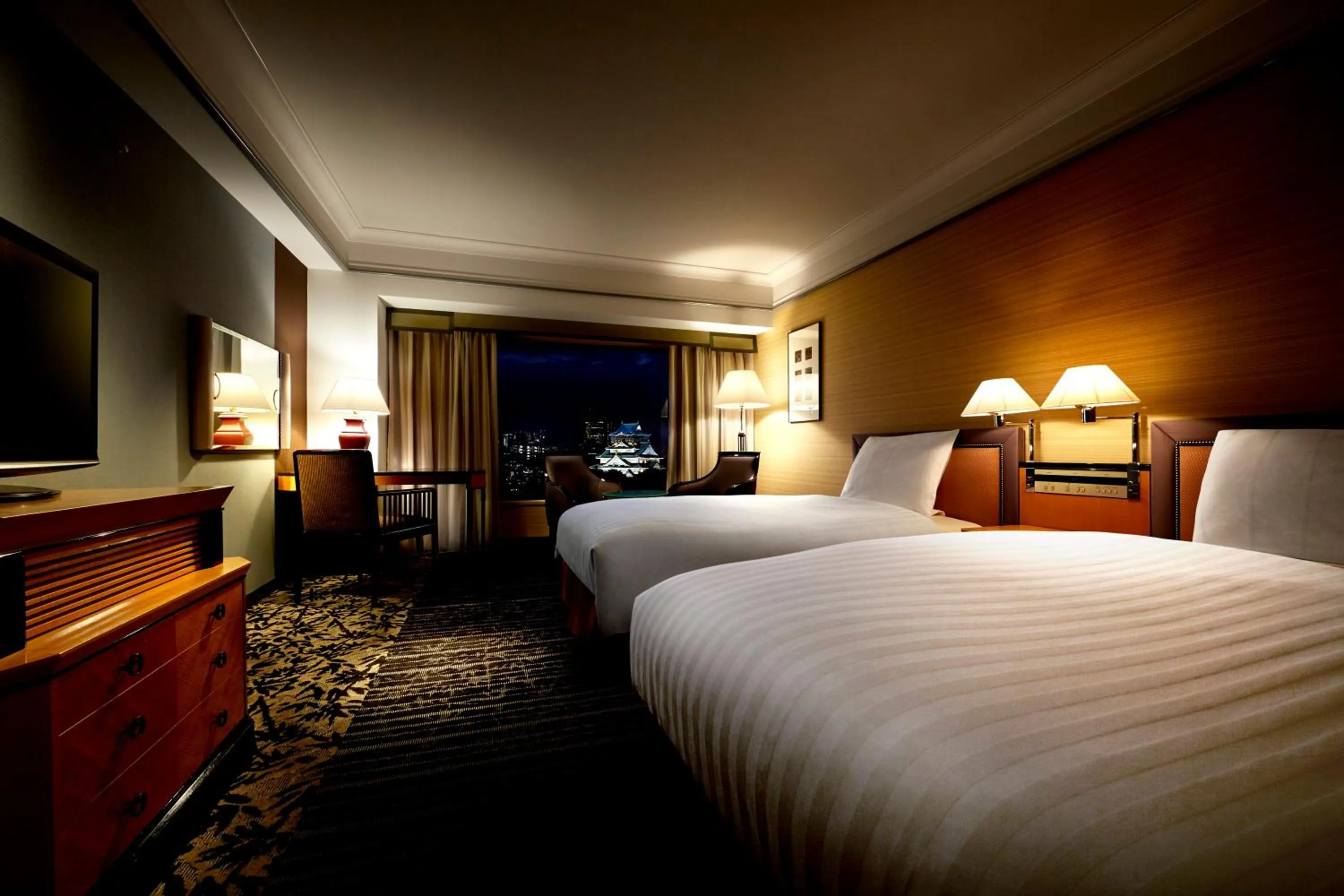 Photo of the whole room, Bed in Hotel New Otani Osaka