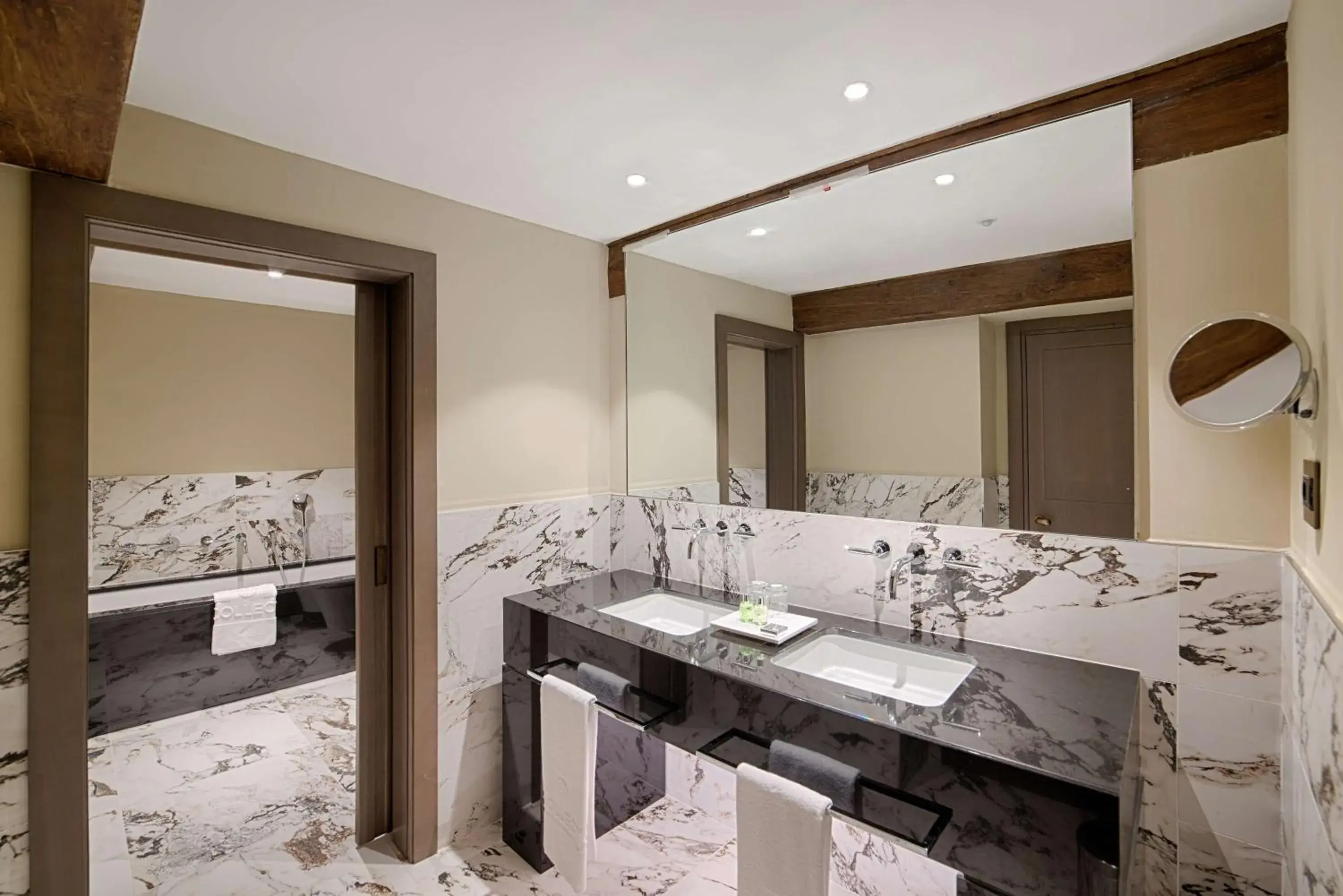 Bedroom, Bathroom in NH Collection Palazzo Gaddi