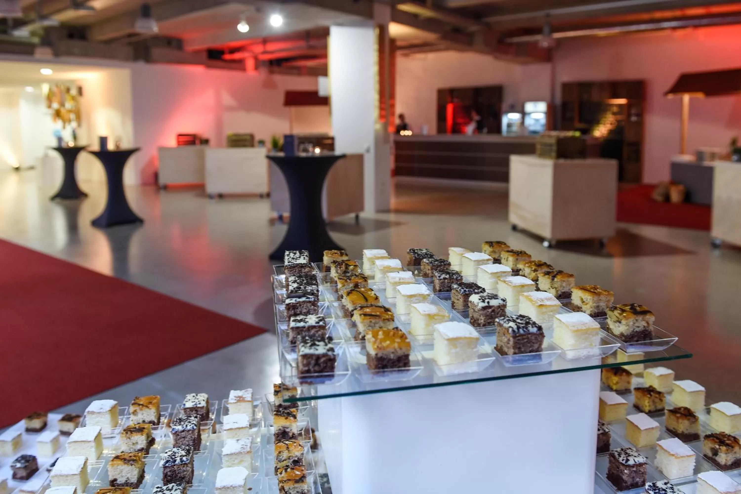 Food and drinks in Globana Airport Hotel