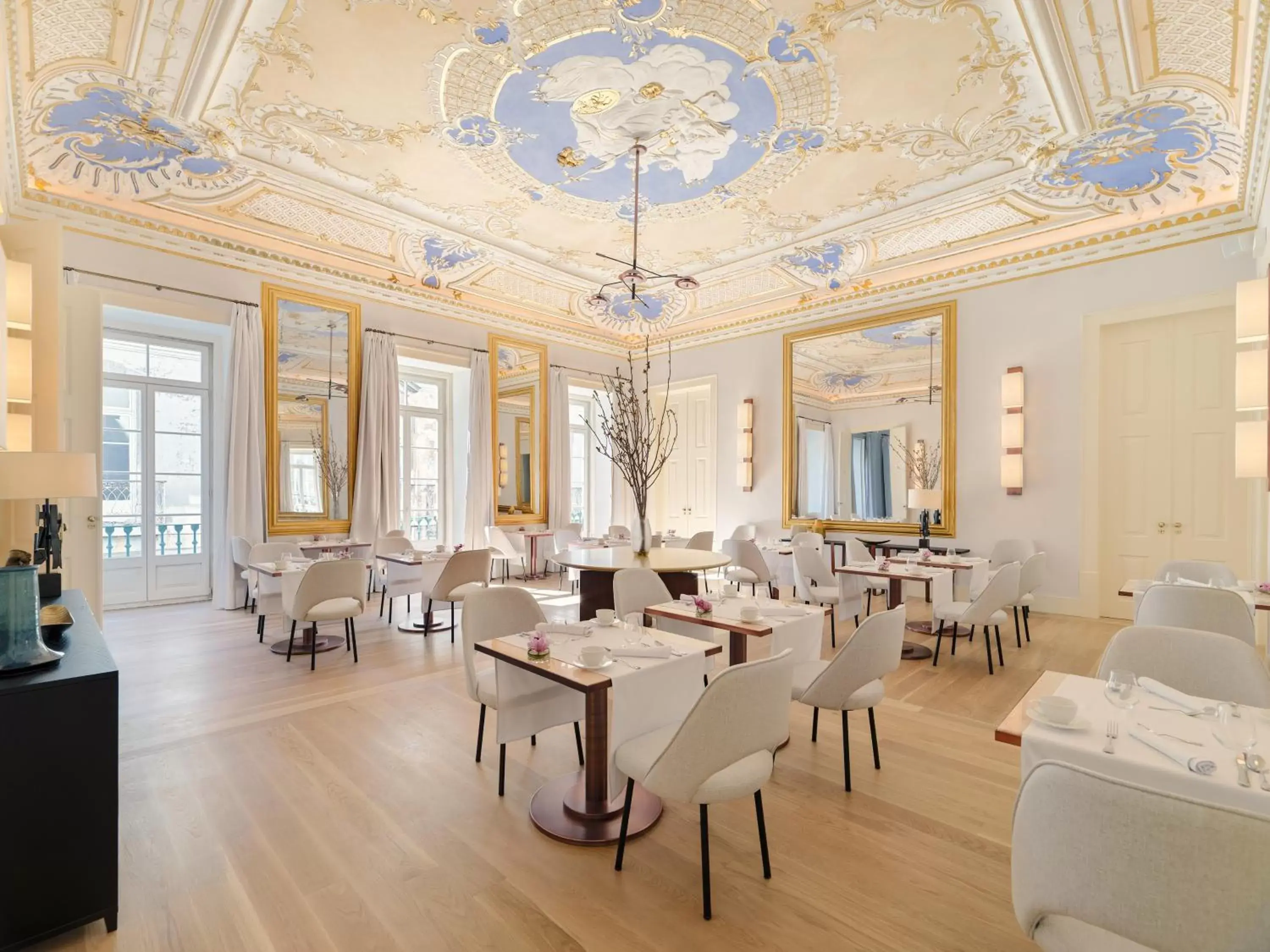 Meals, Restaurant/Places to Eat in The One Palácio da Anunciada