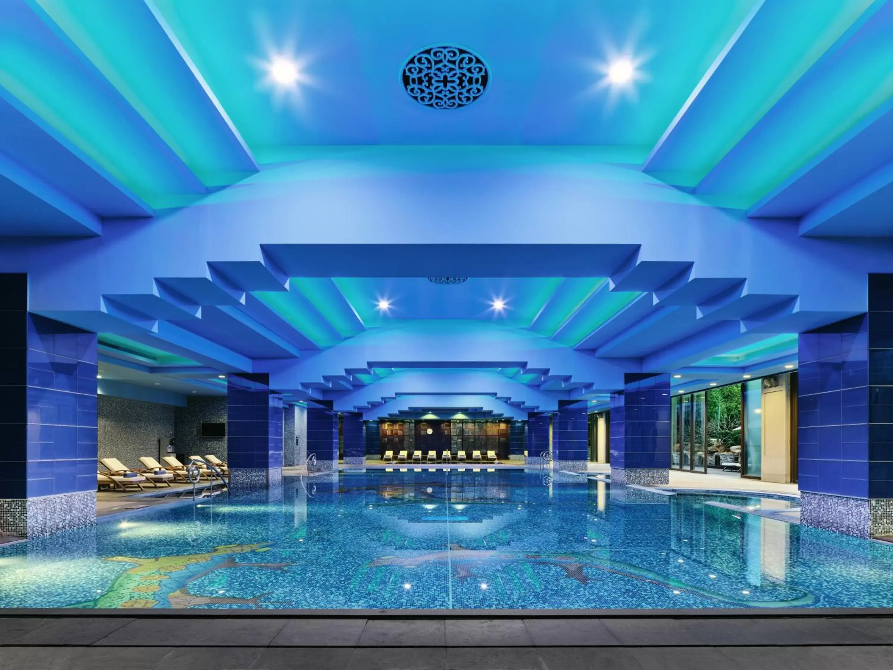 Swimming Pool in InterContinental Shenzhen, an IHG Hotel