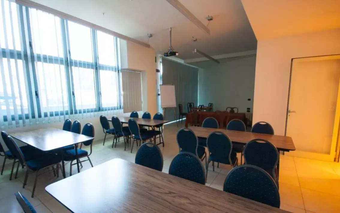 Business facilities in Hotel Lux